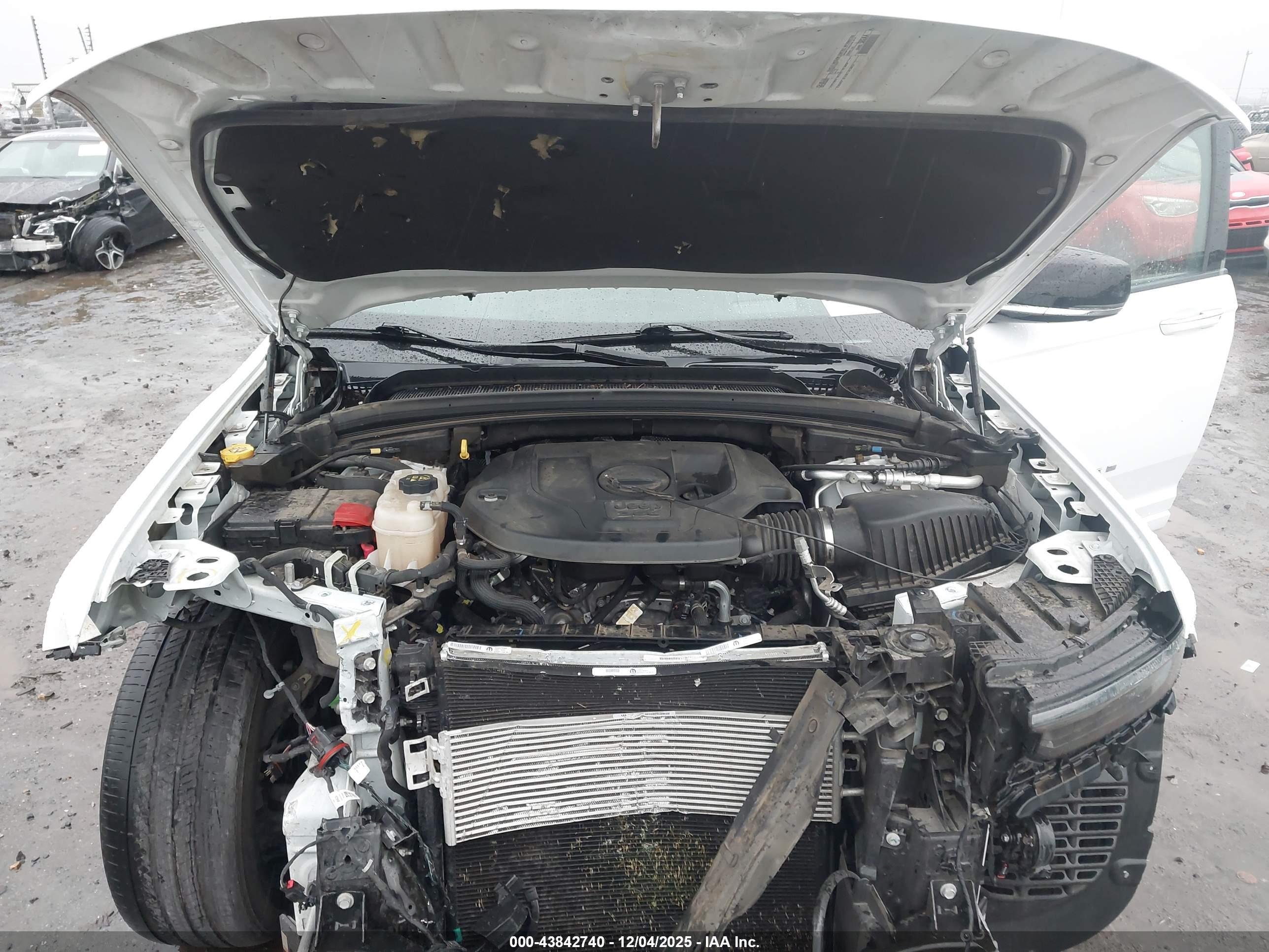 JEEP GRAND image 10