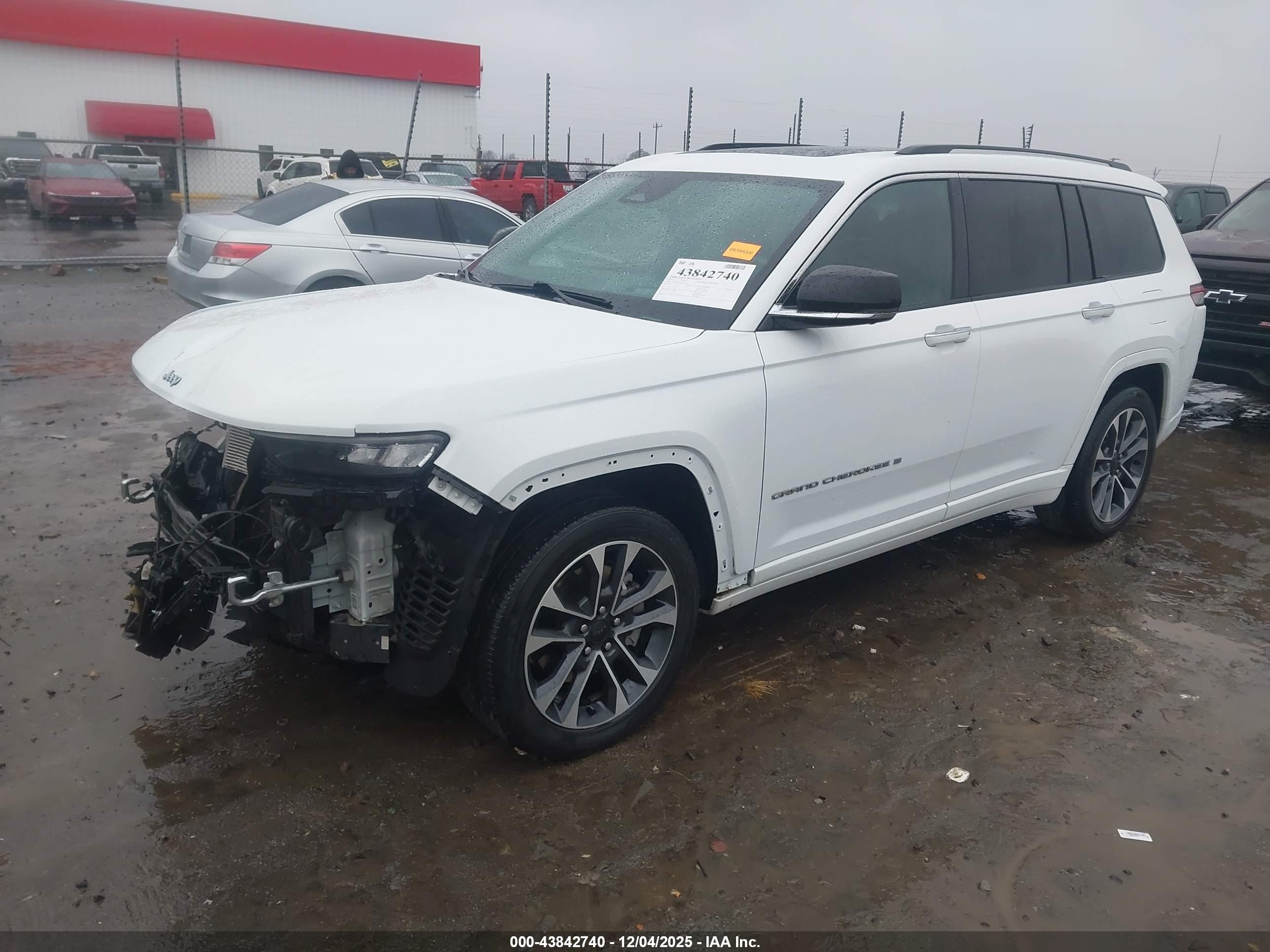 JEEP GRAND image 2