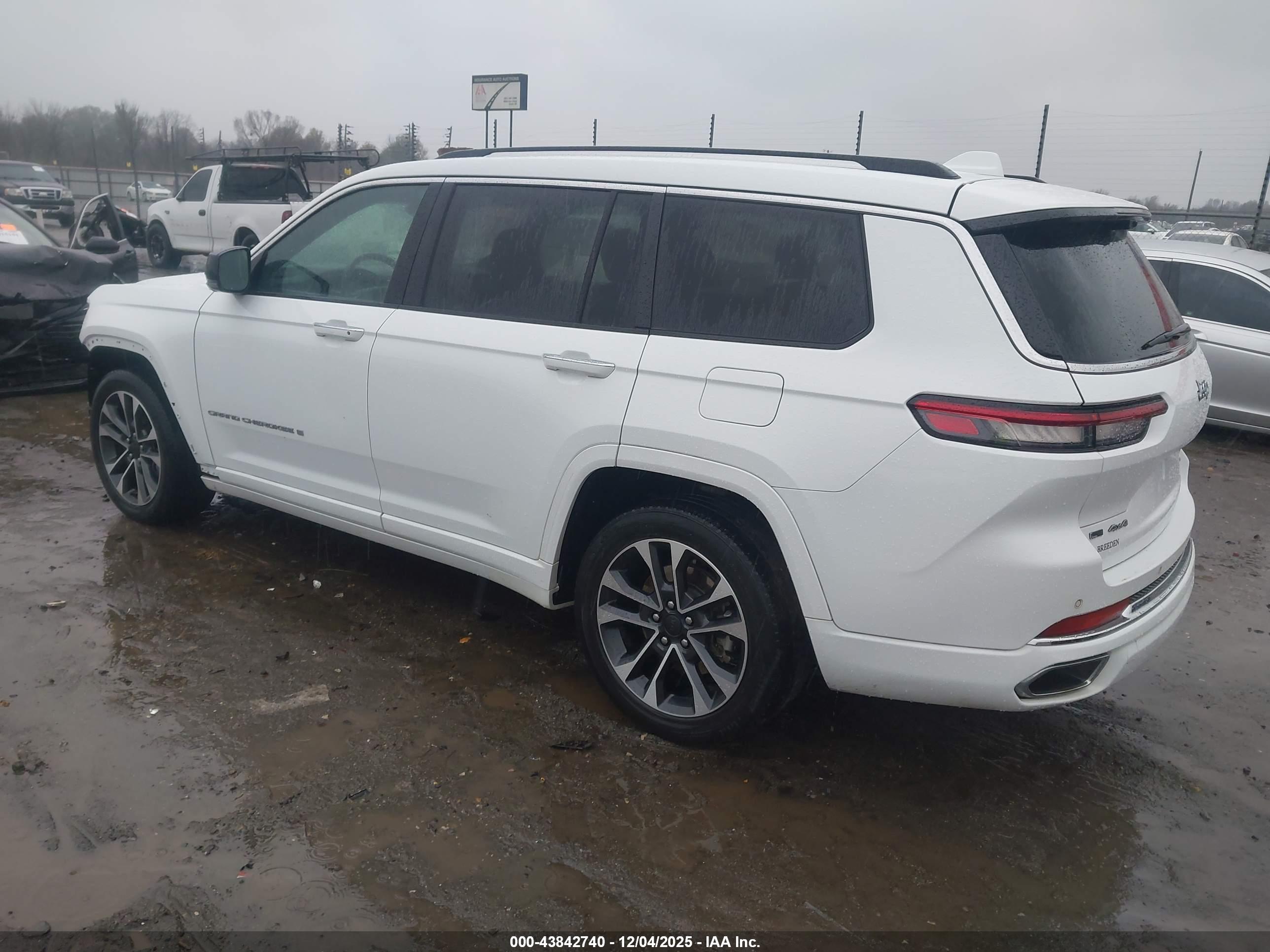 JEEP GRAND image 3