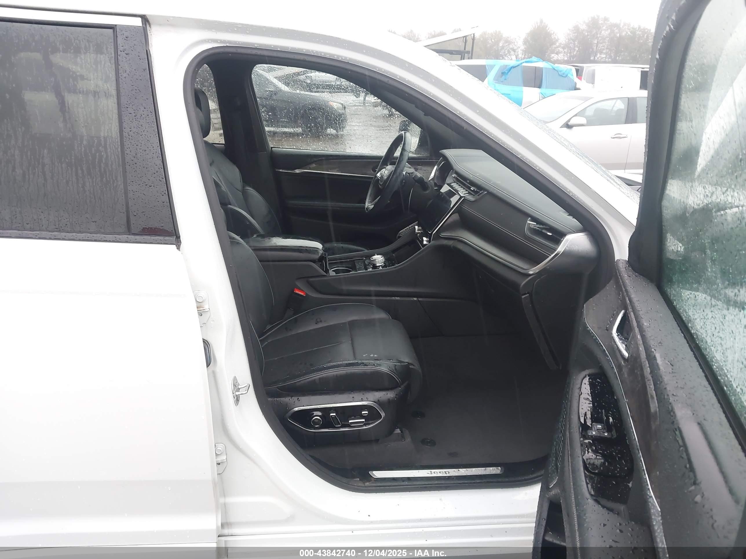 JEEP GRAND image 5