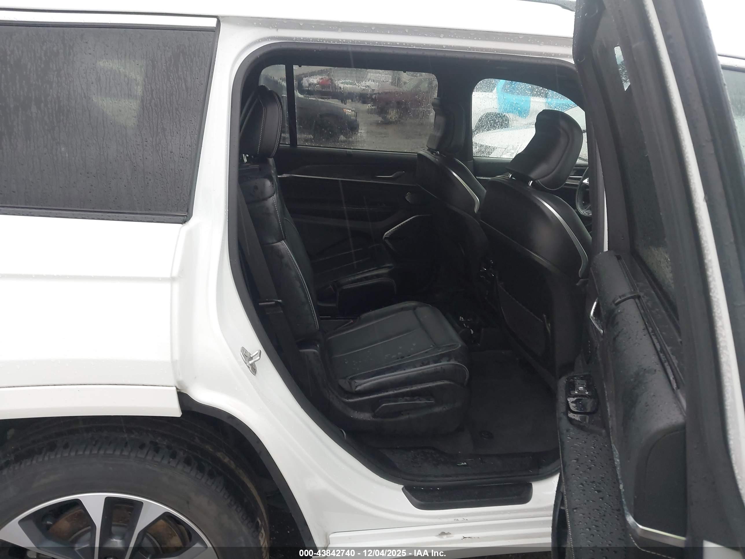 JEEP GRAND image 8