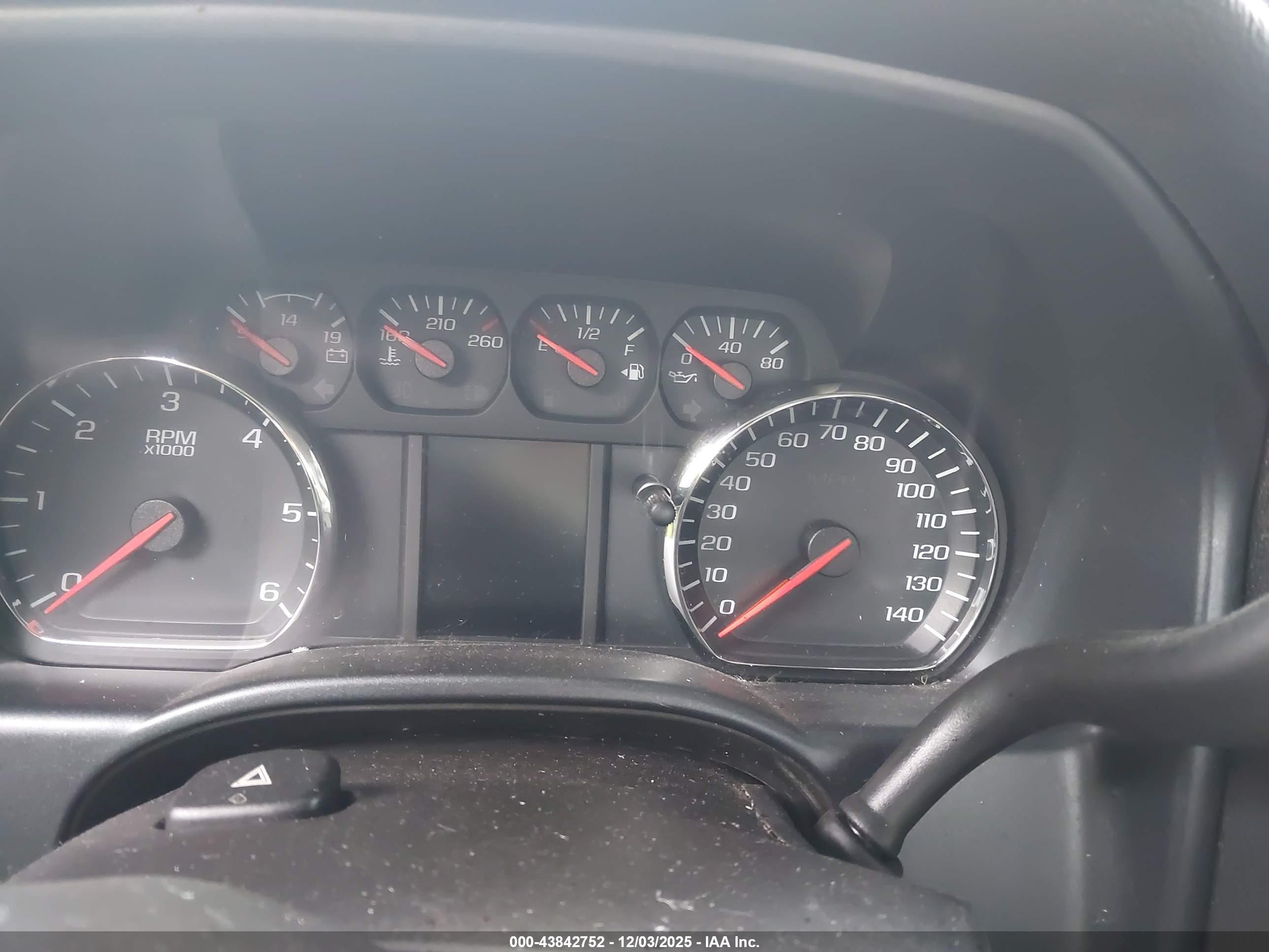 CHEVROLET SILVERADO image 7