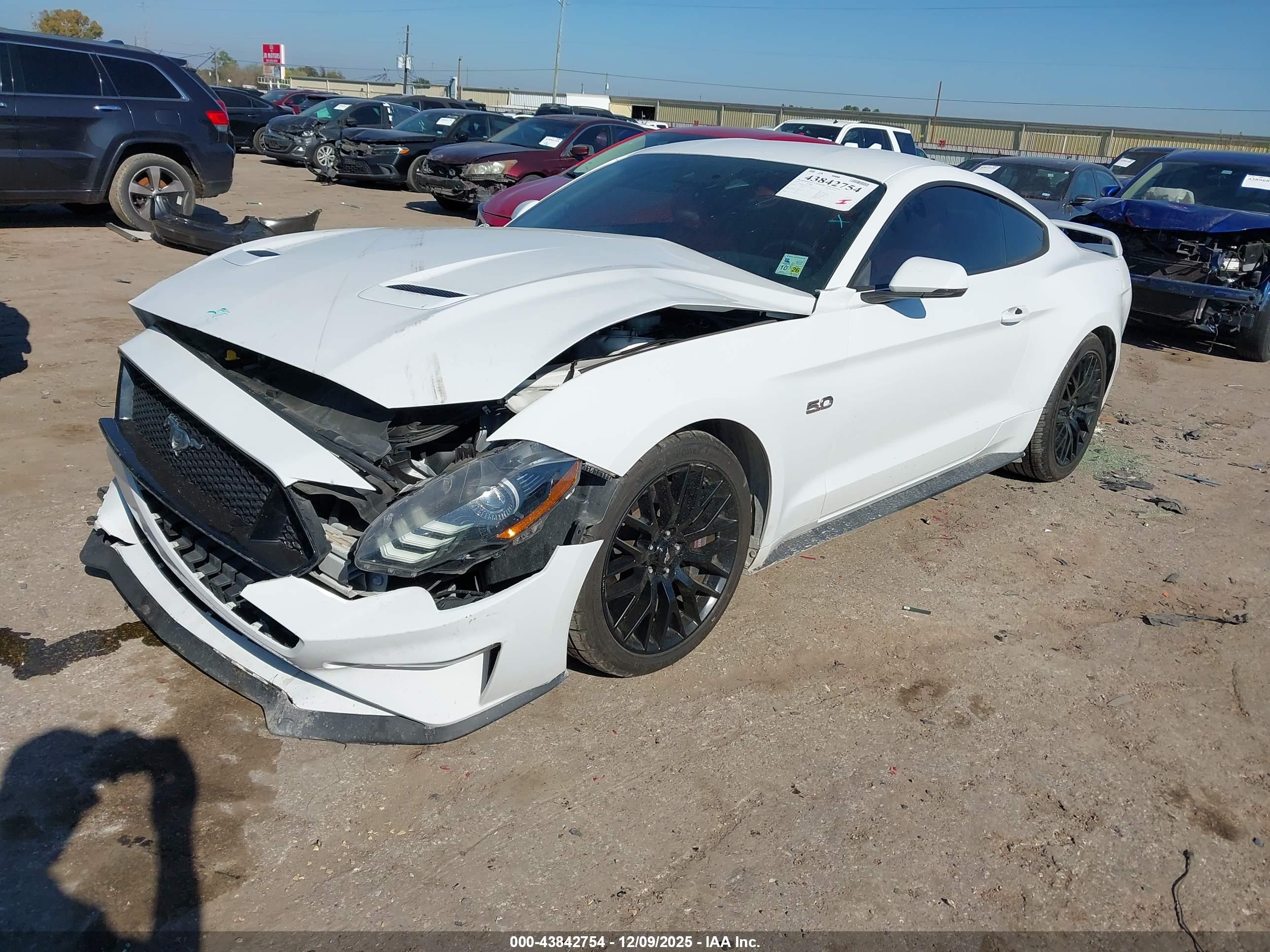 FORD MUSTANG image 2