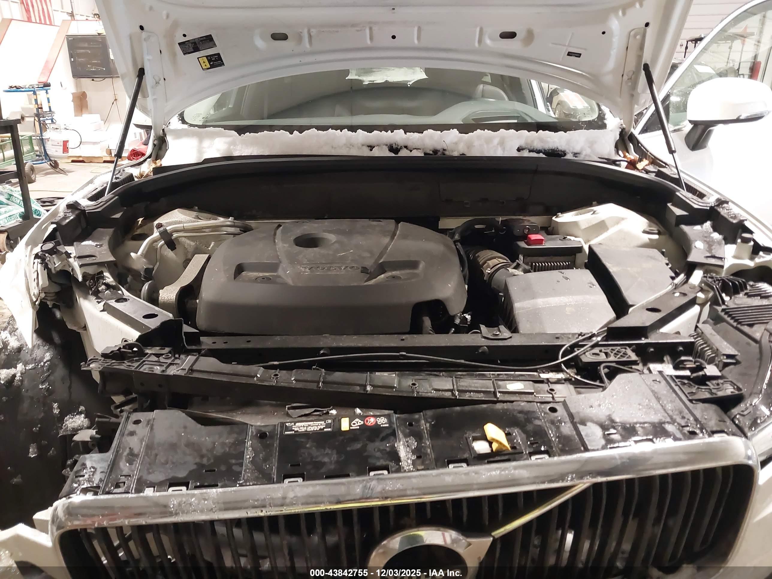 VOLVO XC60 image 10