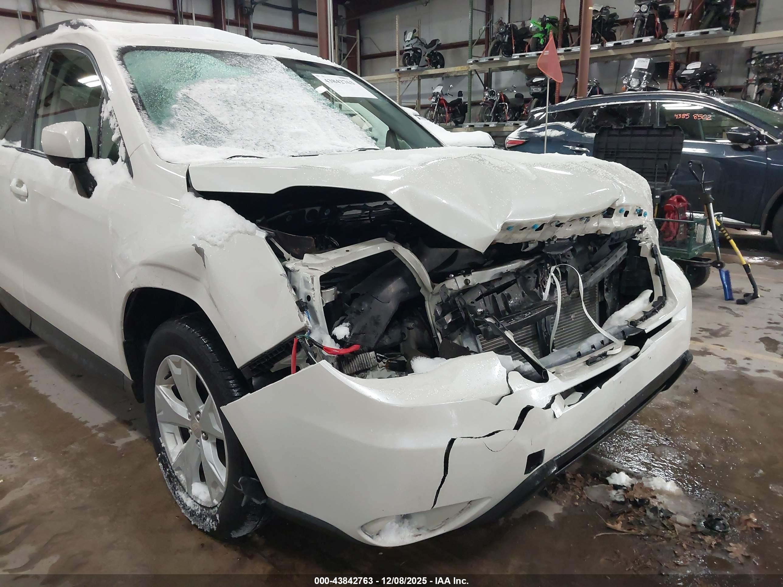 SUBARU FORESTER image 6