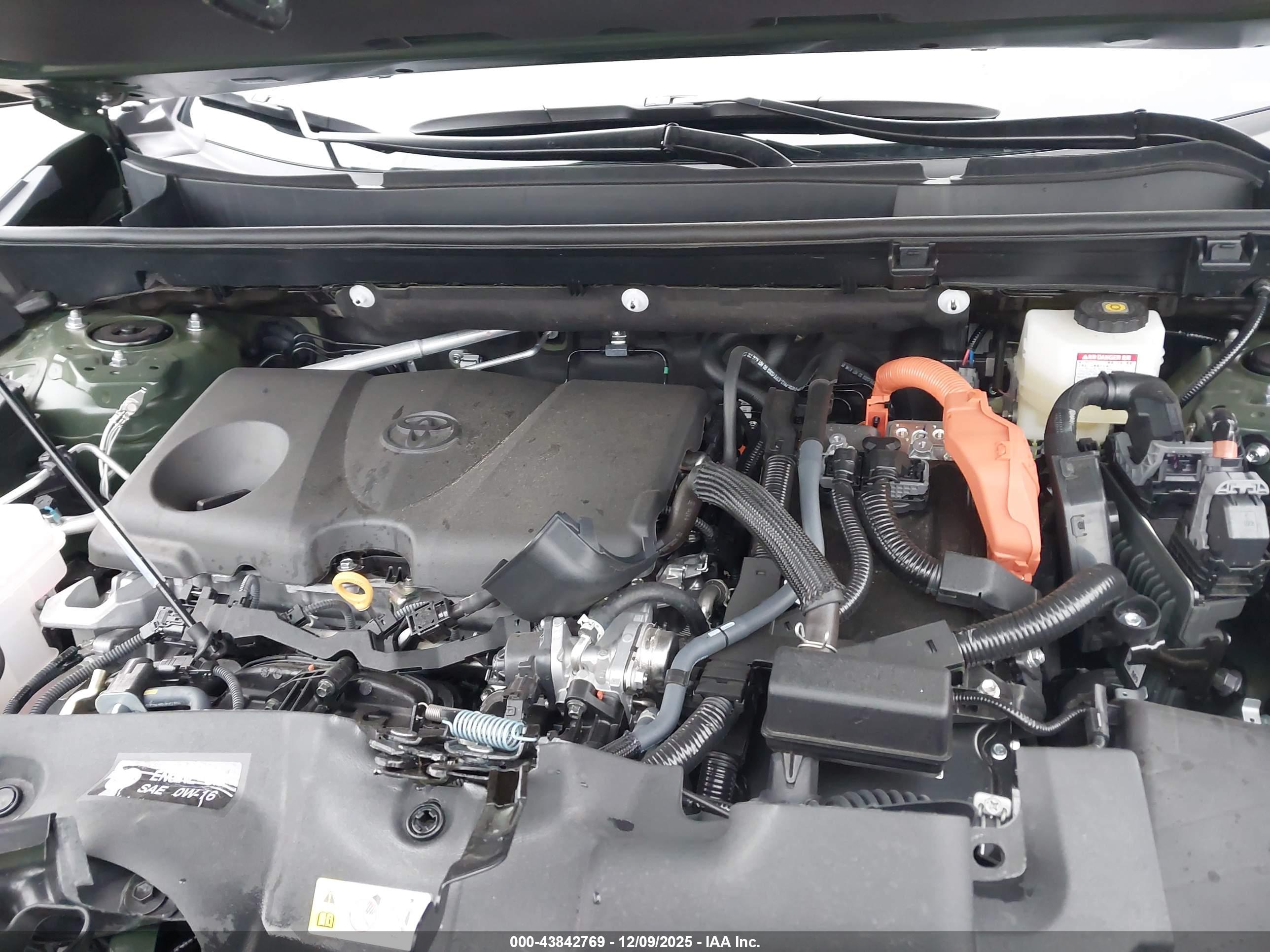 TOYOTA RAV4 image 10