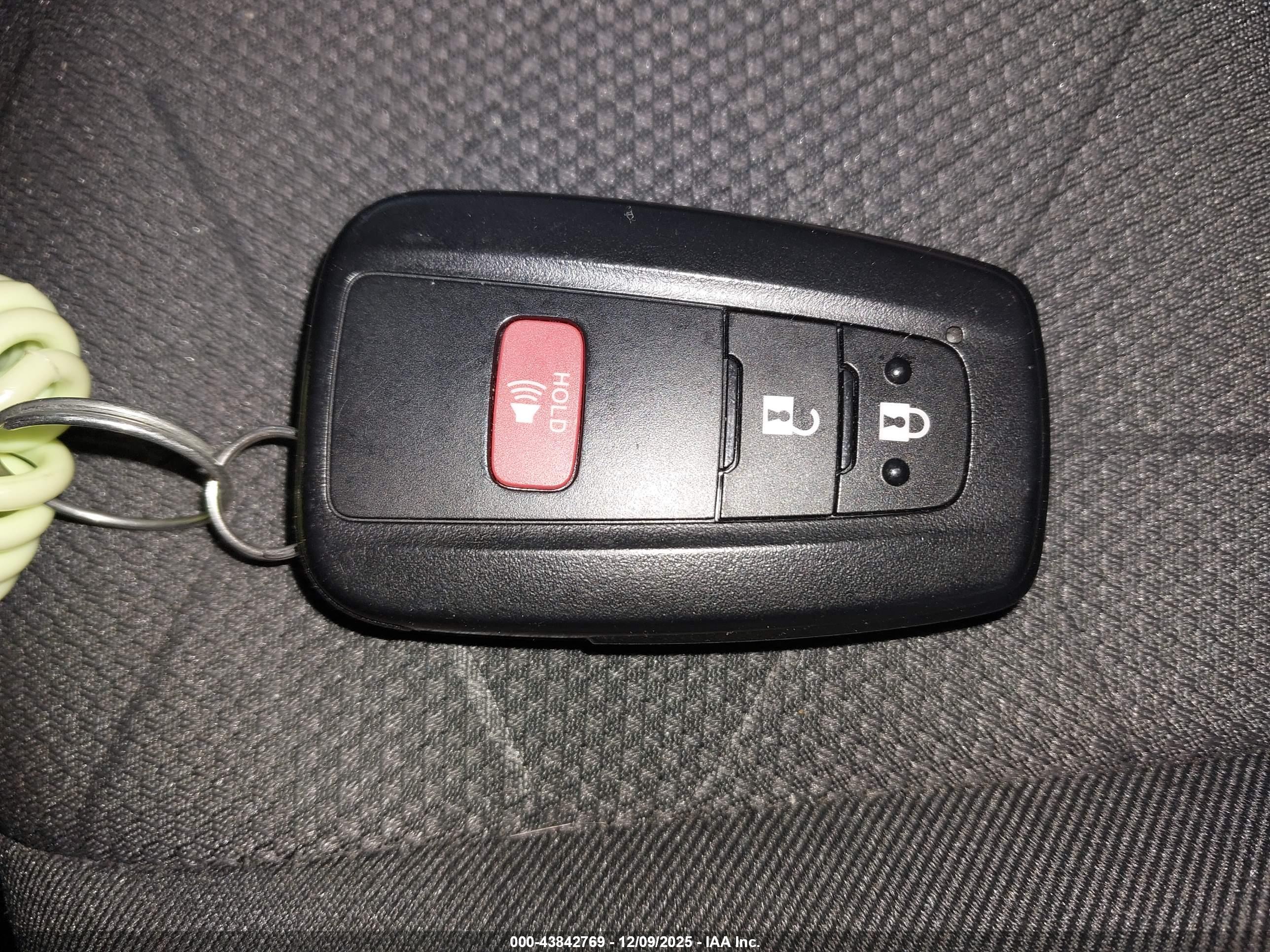 TOYOTA RAV4 image 11