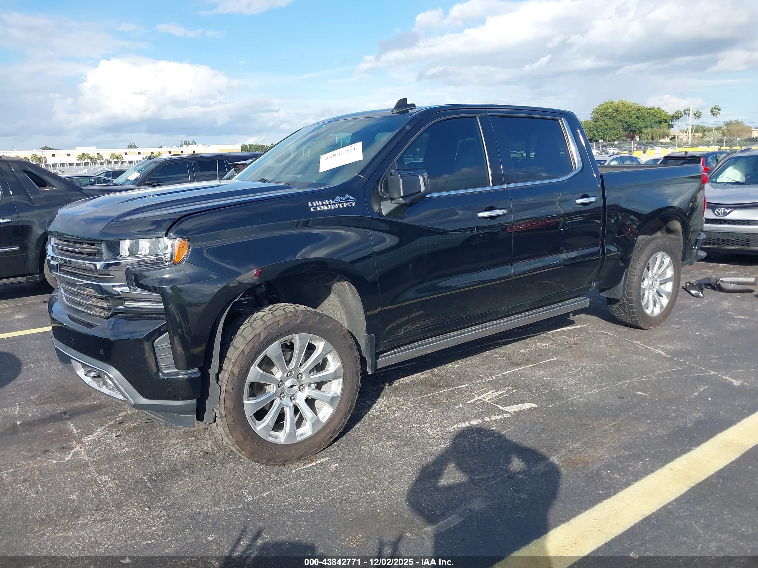 CHEVROLET SILVERADO image 2