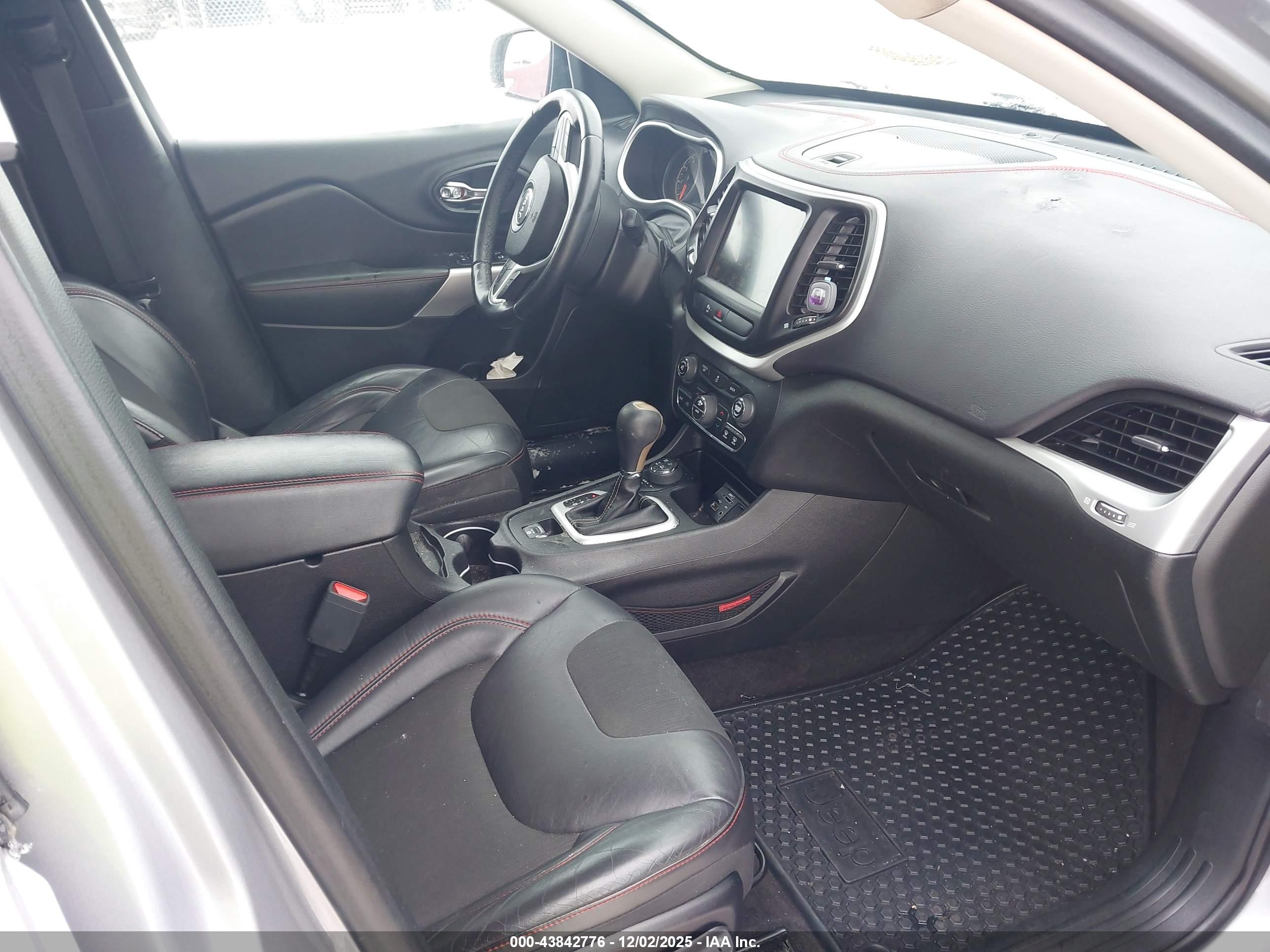 JEEP CHEROKEE image 5