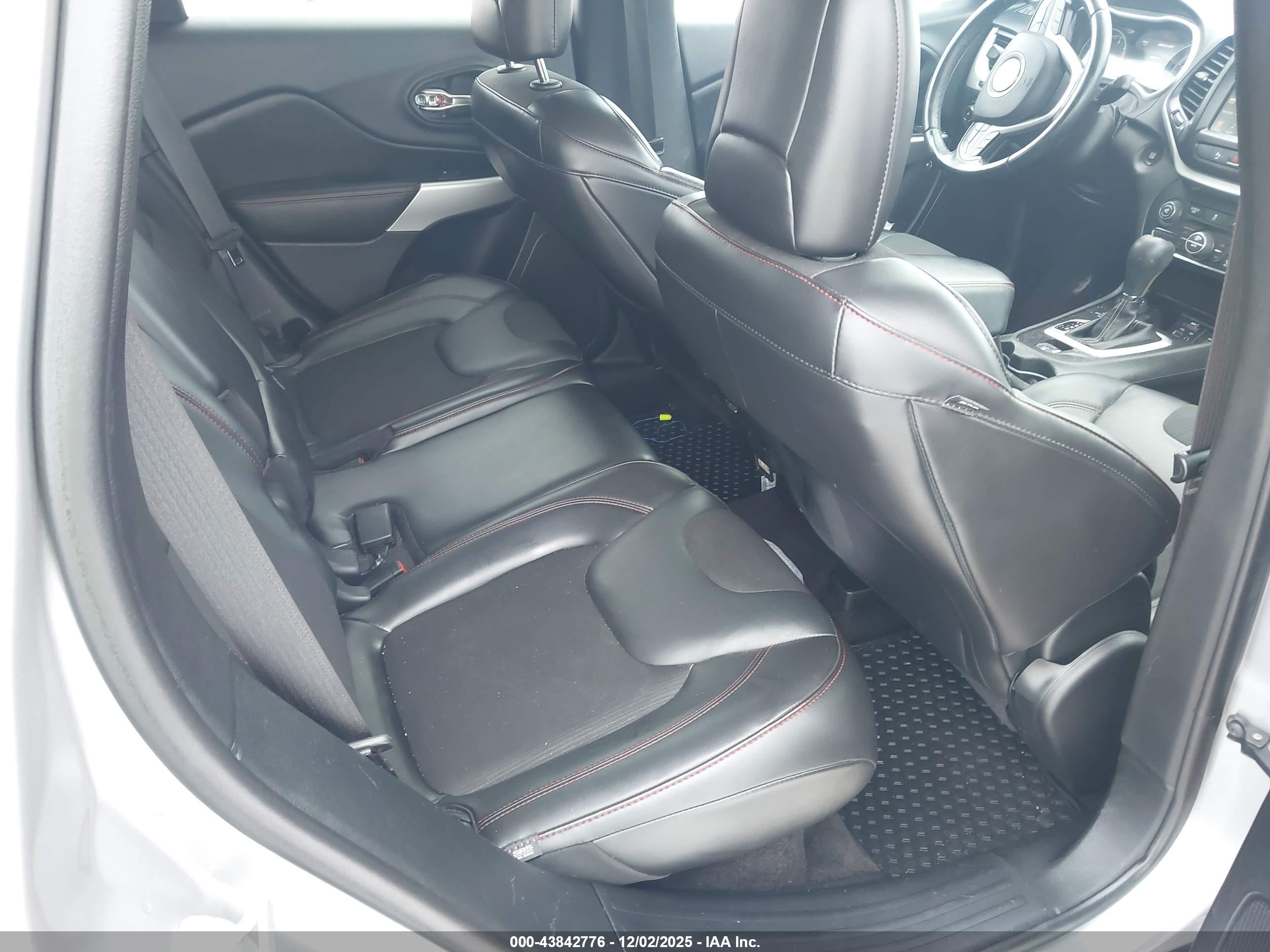 JEEP CHEROKEE image 8