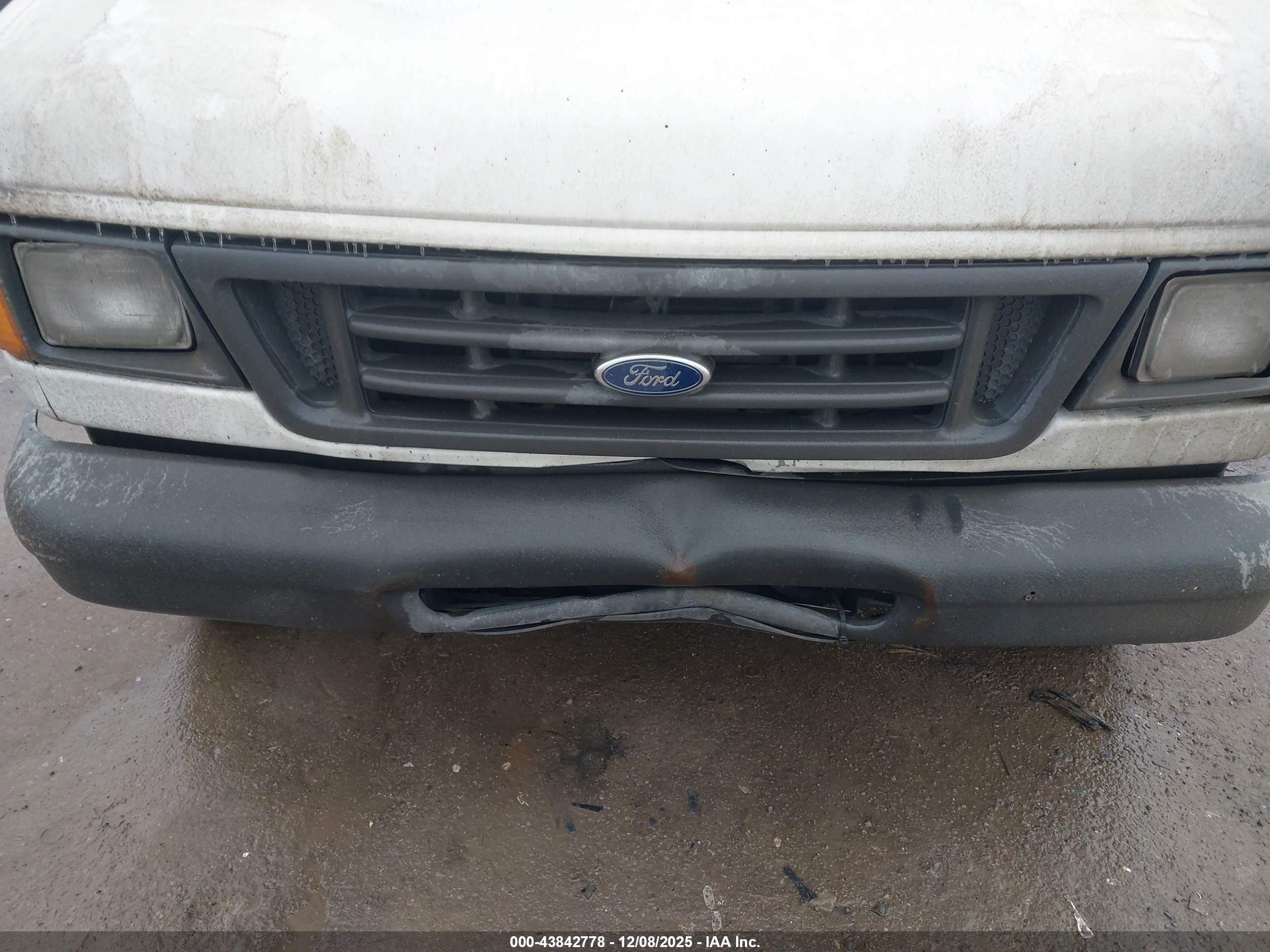 FORD E-250 image 6