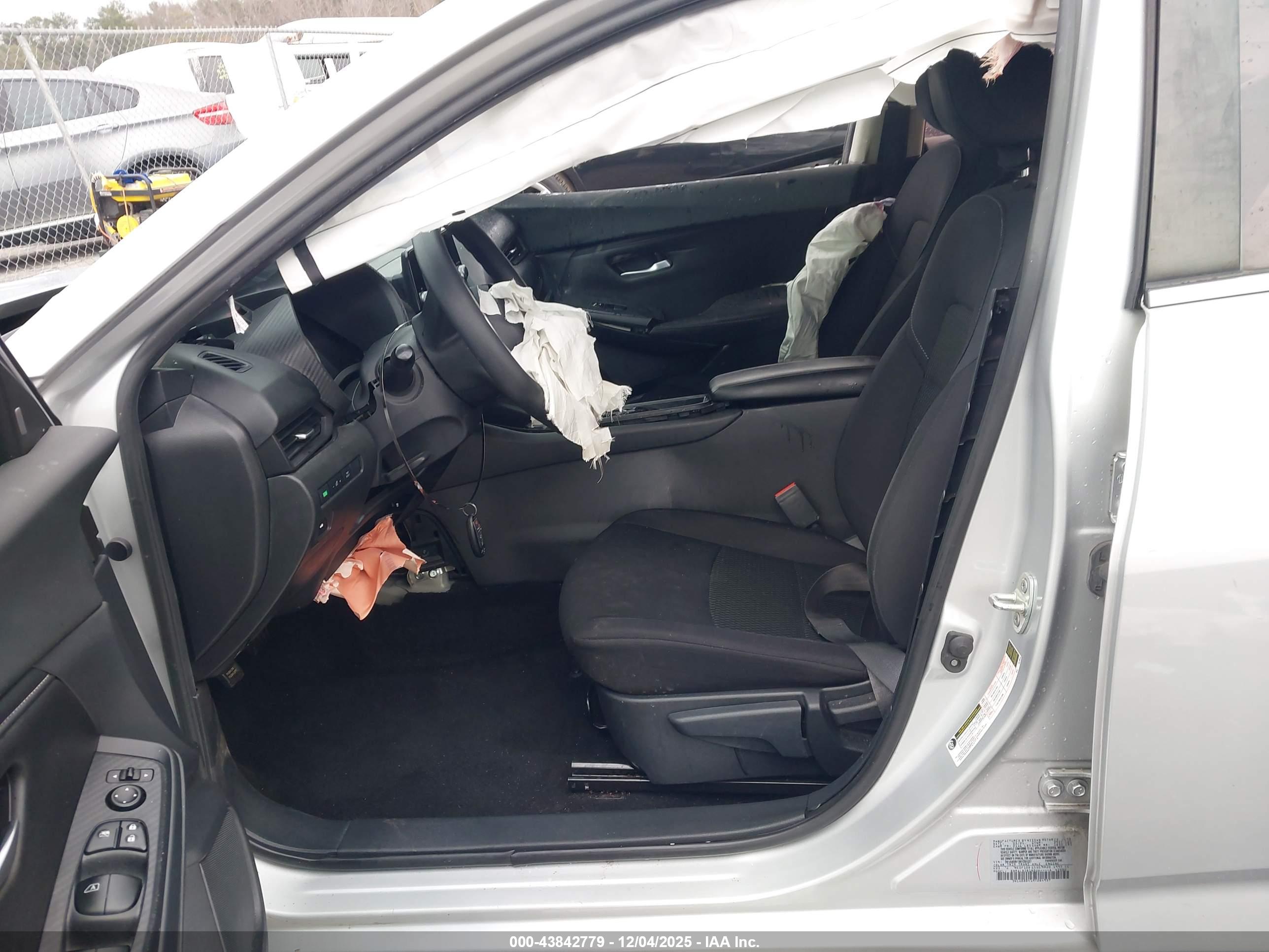 NISSAN SENTRA image 5