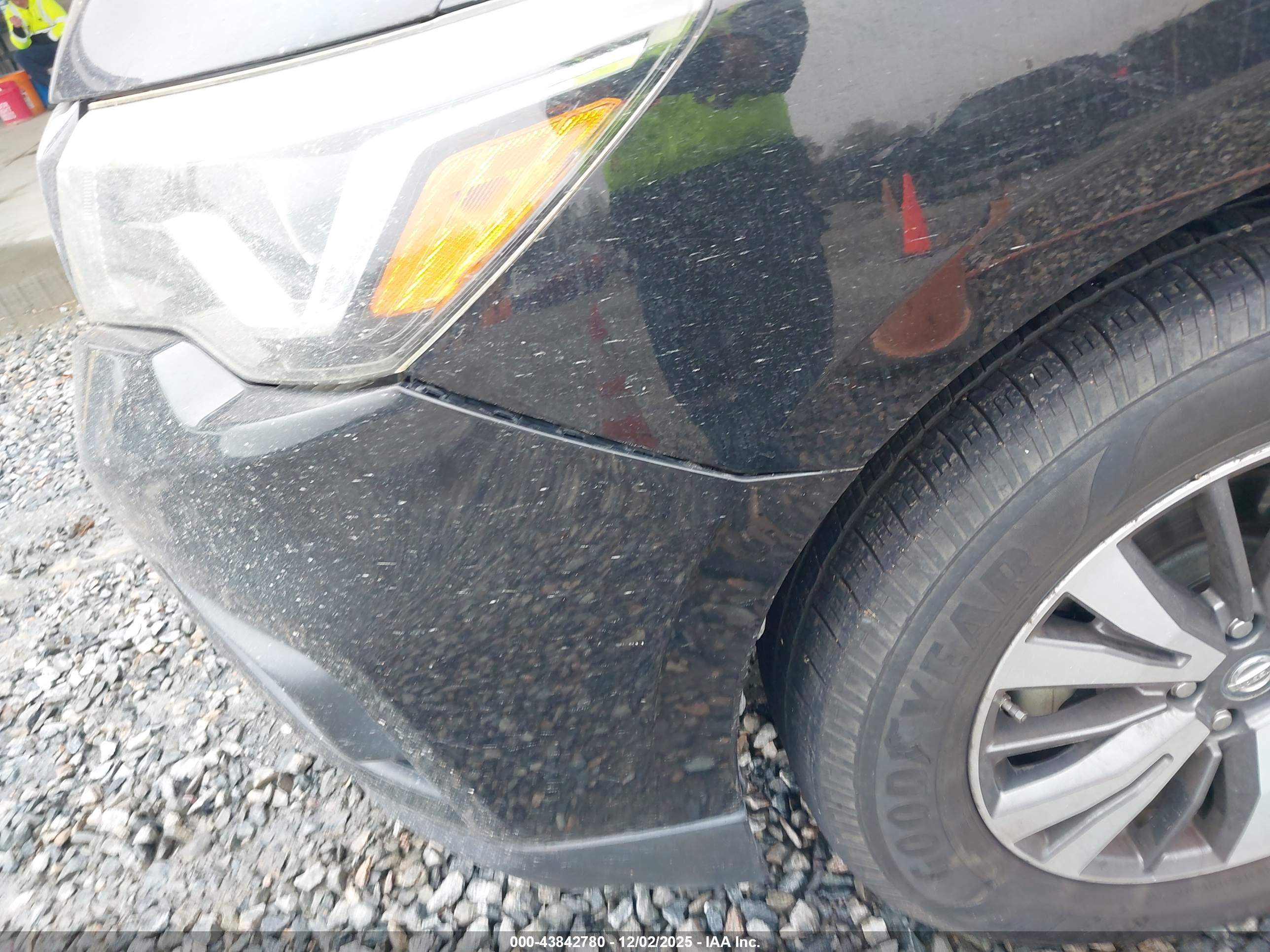NISSAN PATHFINDER image 6