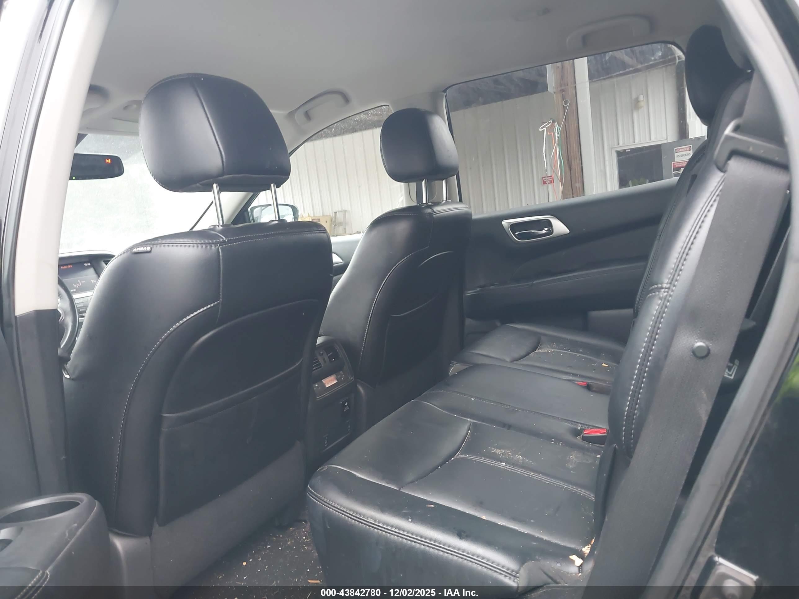 NISSAN PATHFINDER image 8