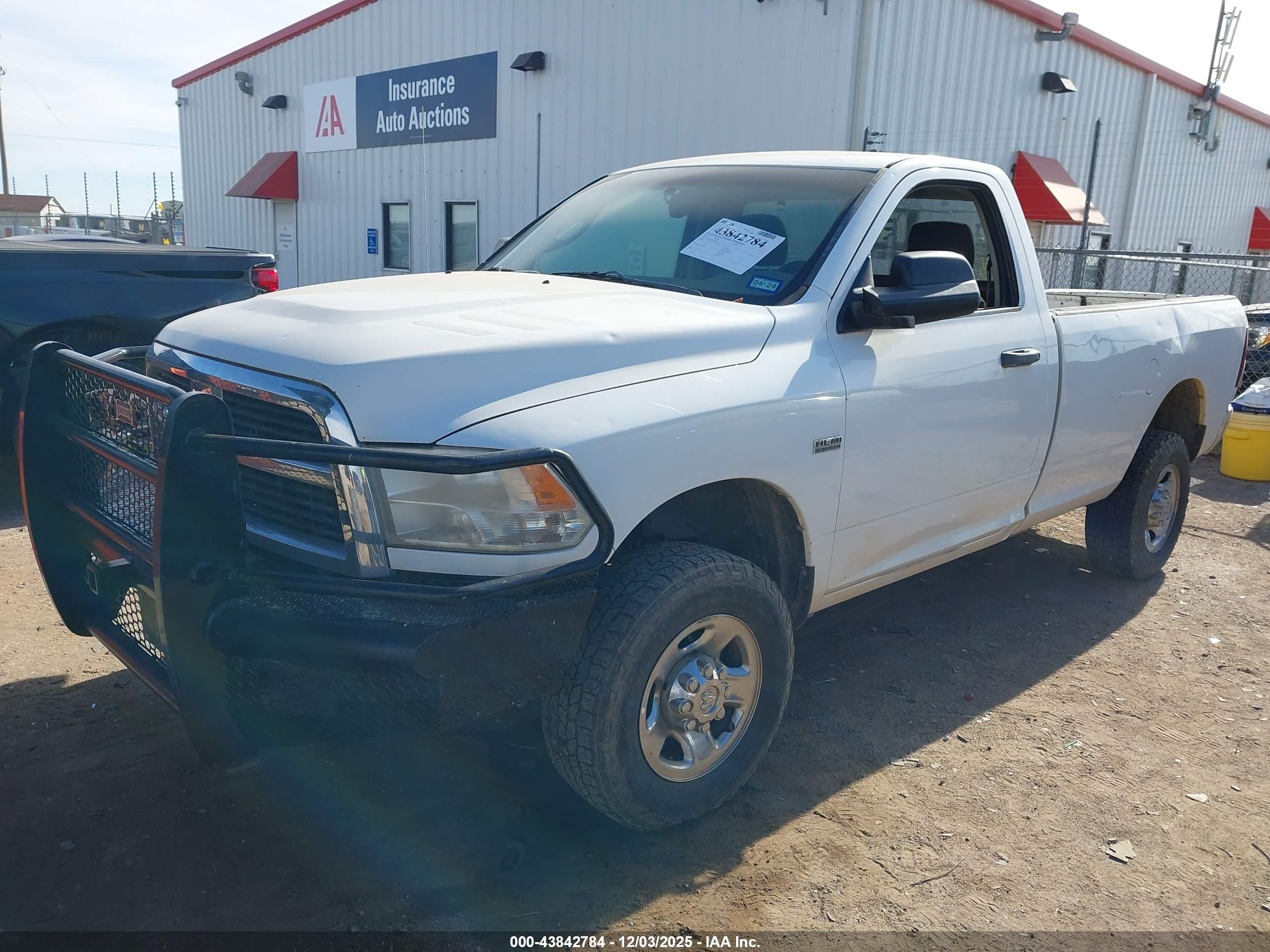 RAM 2500 image 2
