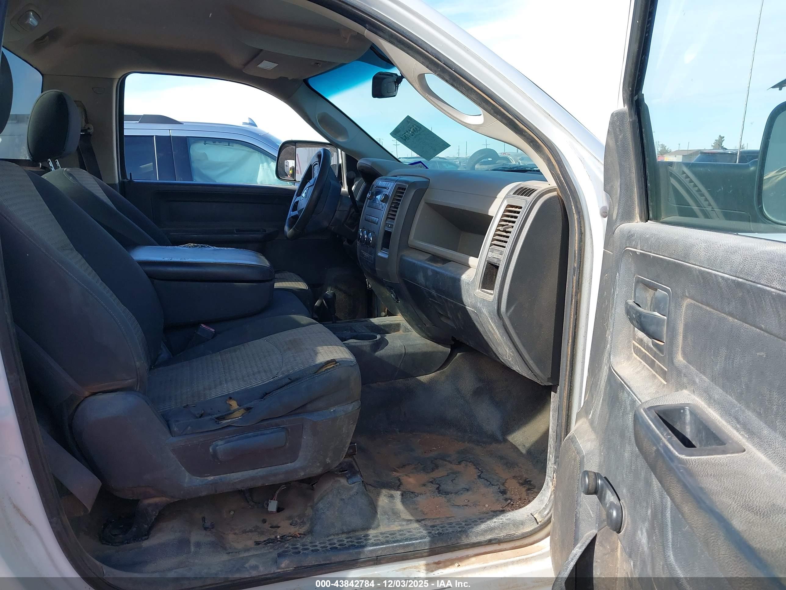 RAM 2500 image 5