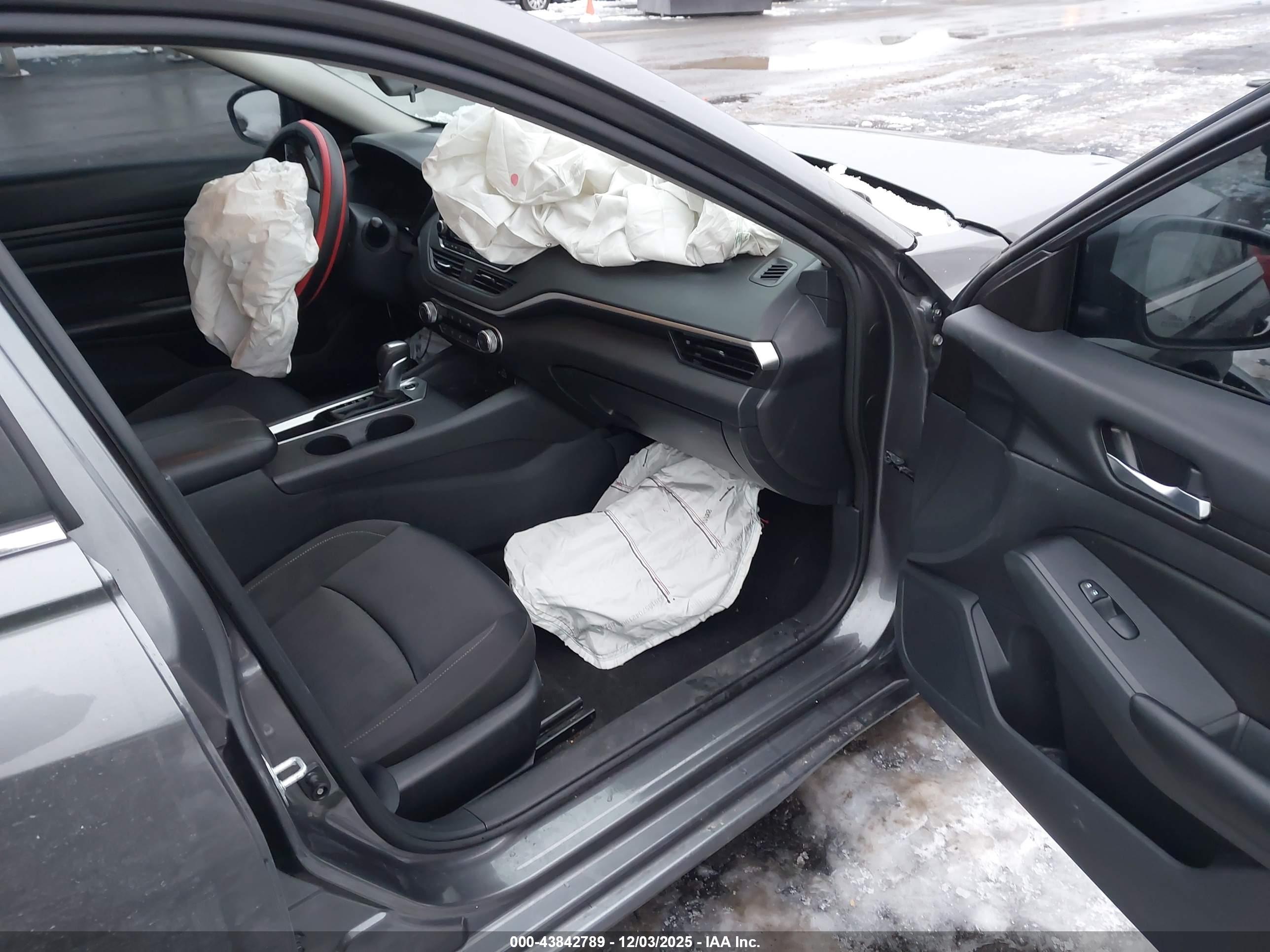 NISSAN ALTIMA image 5
