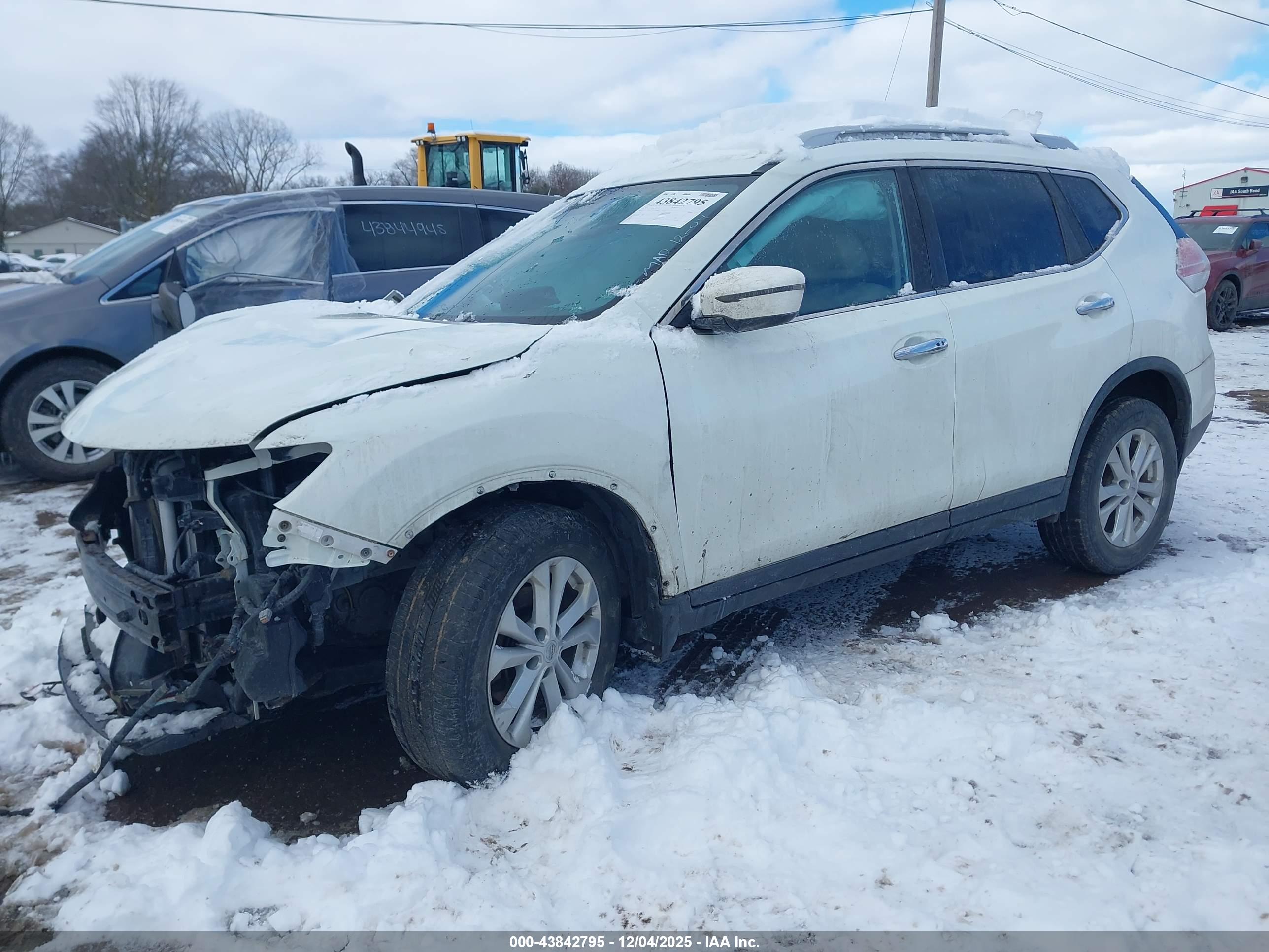NISSAN ROGUE image 2