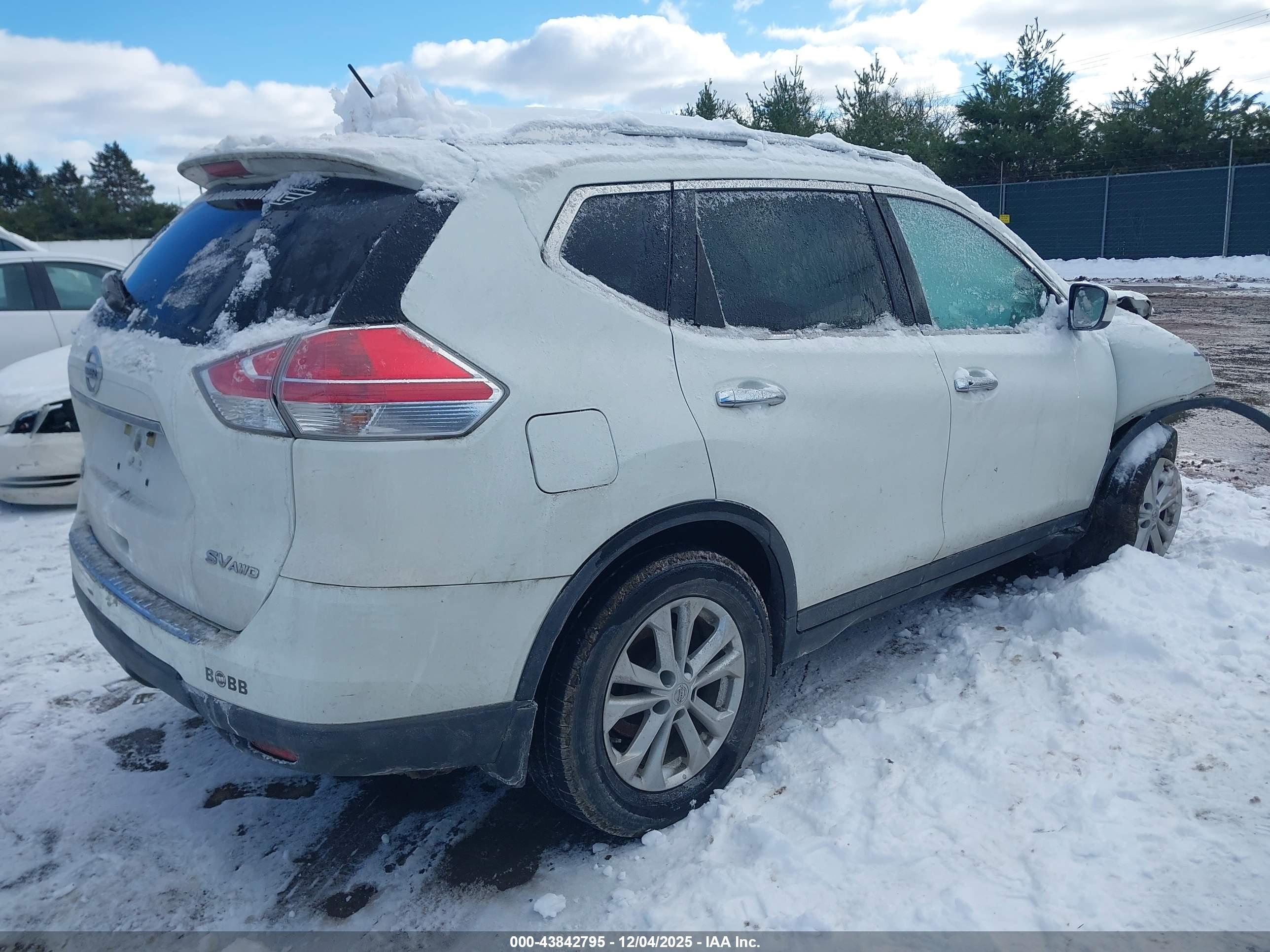 NISSAN ROGUE image 4