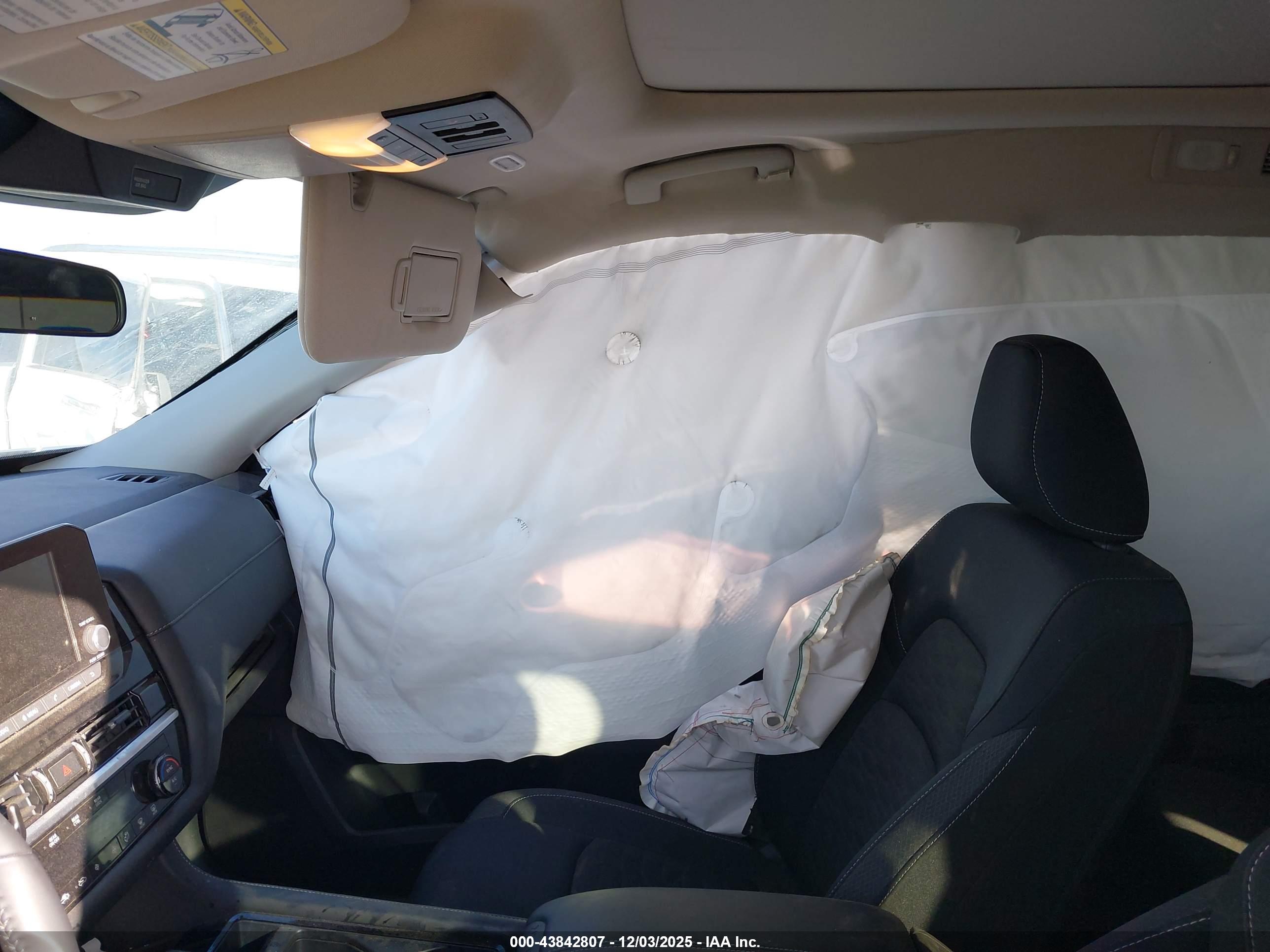 NISSAN PATHFINDER image 5