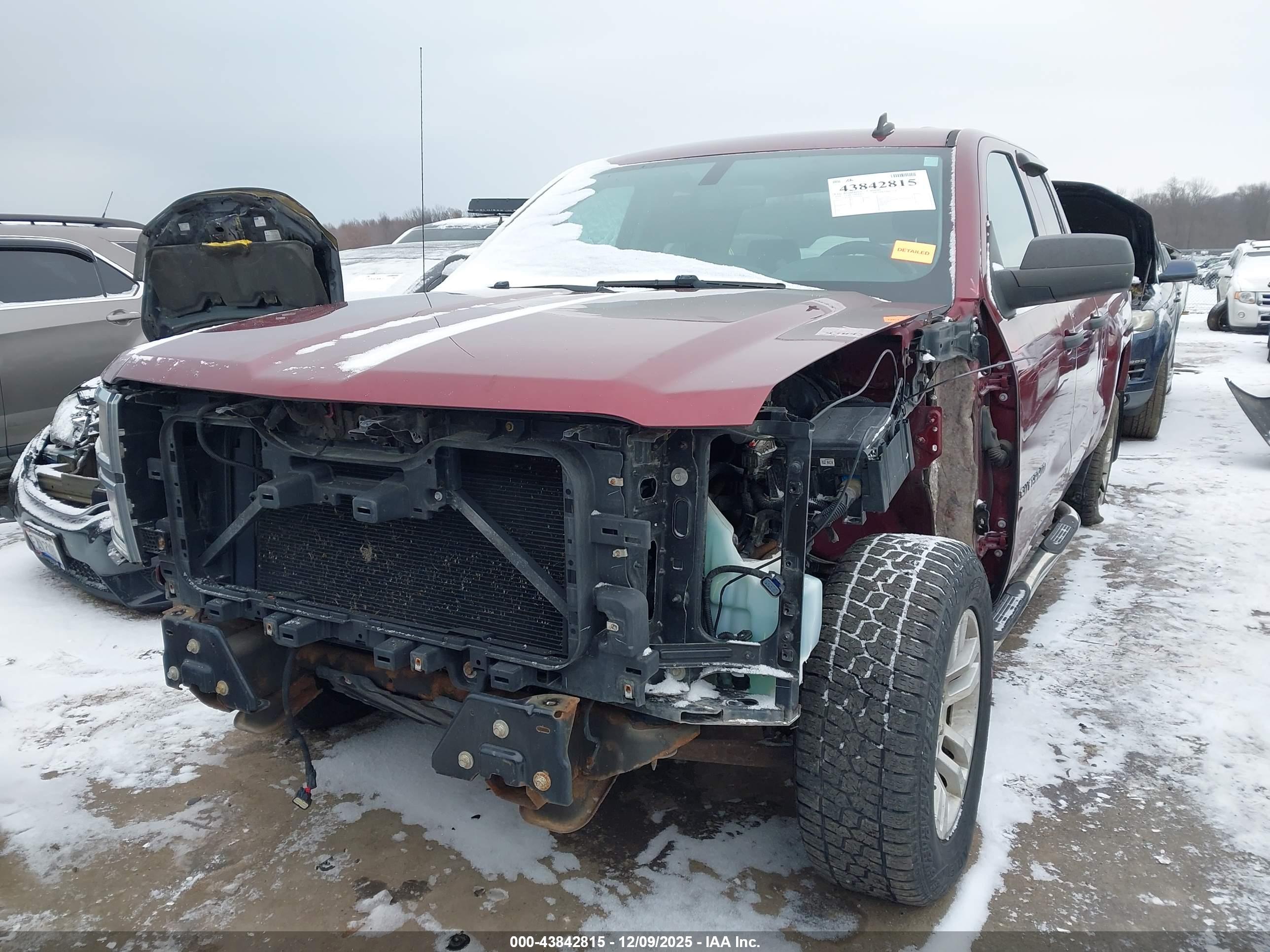 CHEVROLET SILVERADO image 2