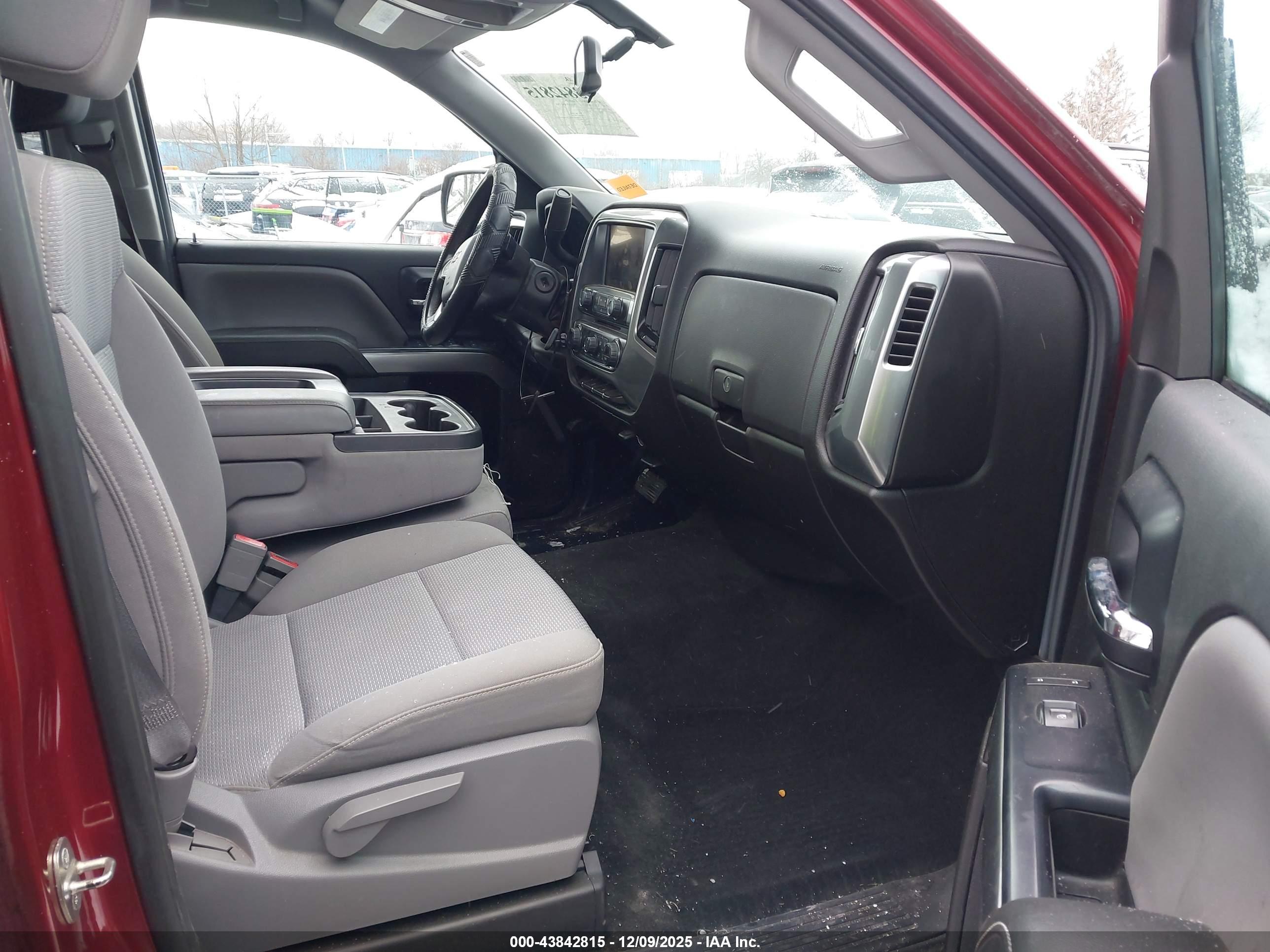 CHEVROLET SILVERADO image 5