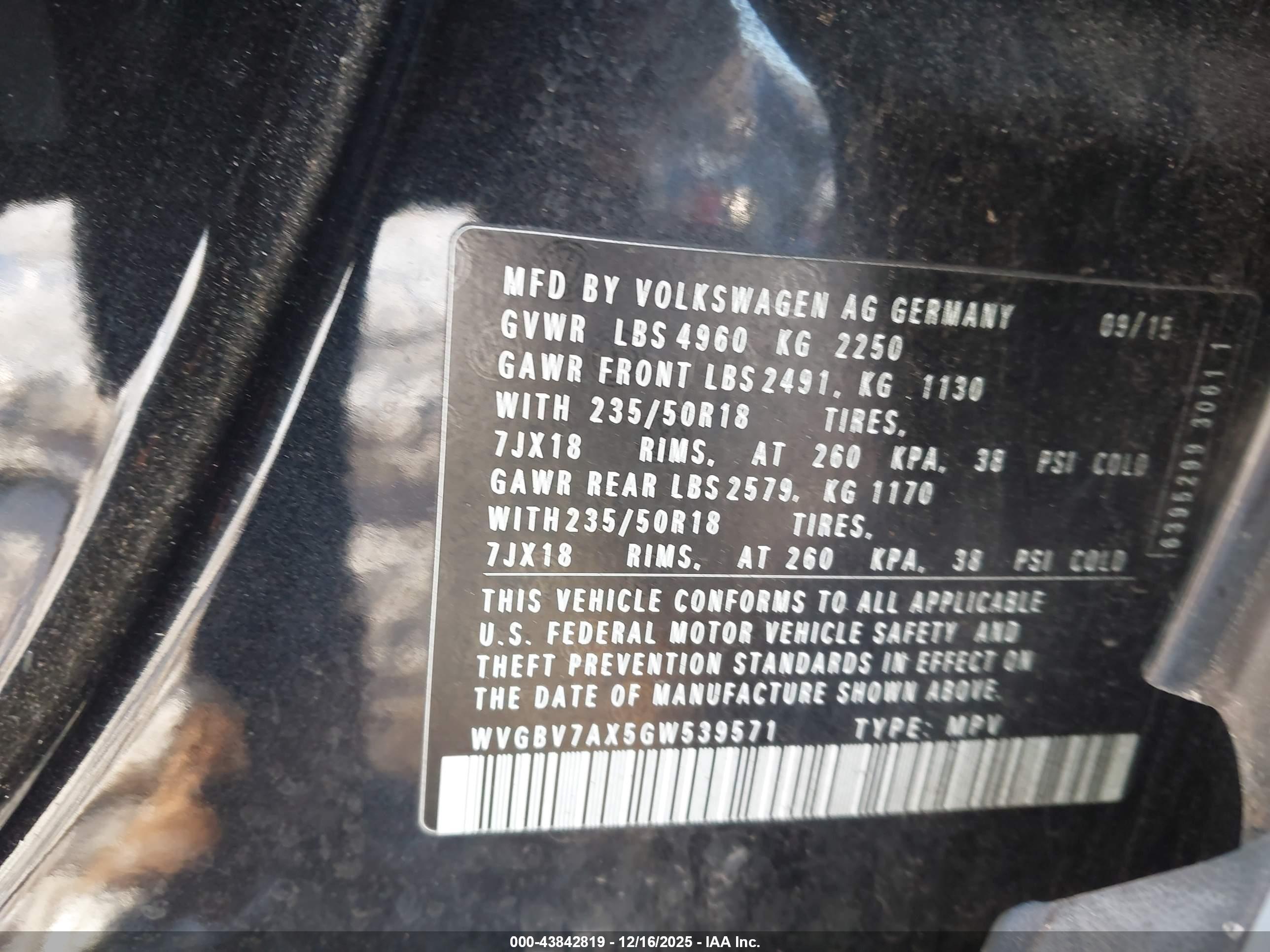 VOLKSWAGEN TIGUAN image 9