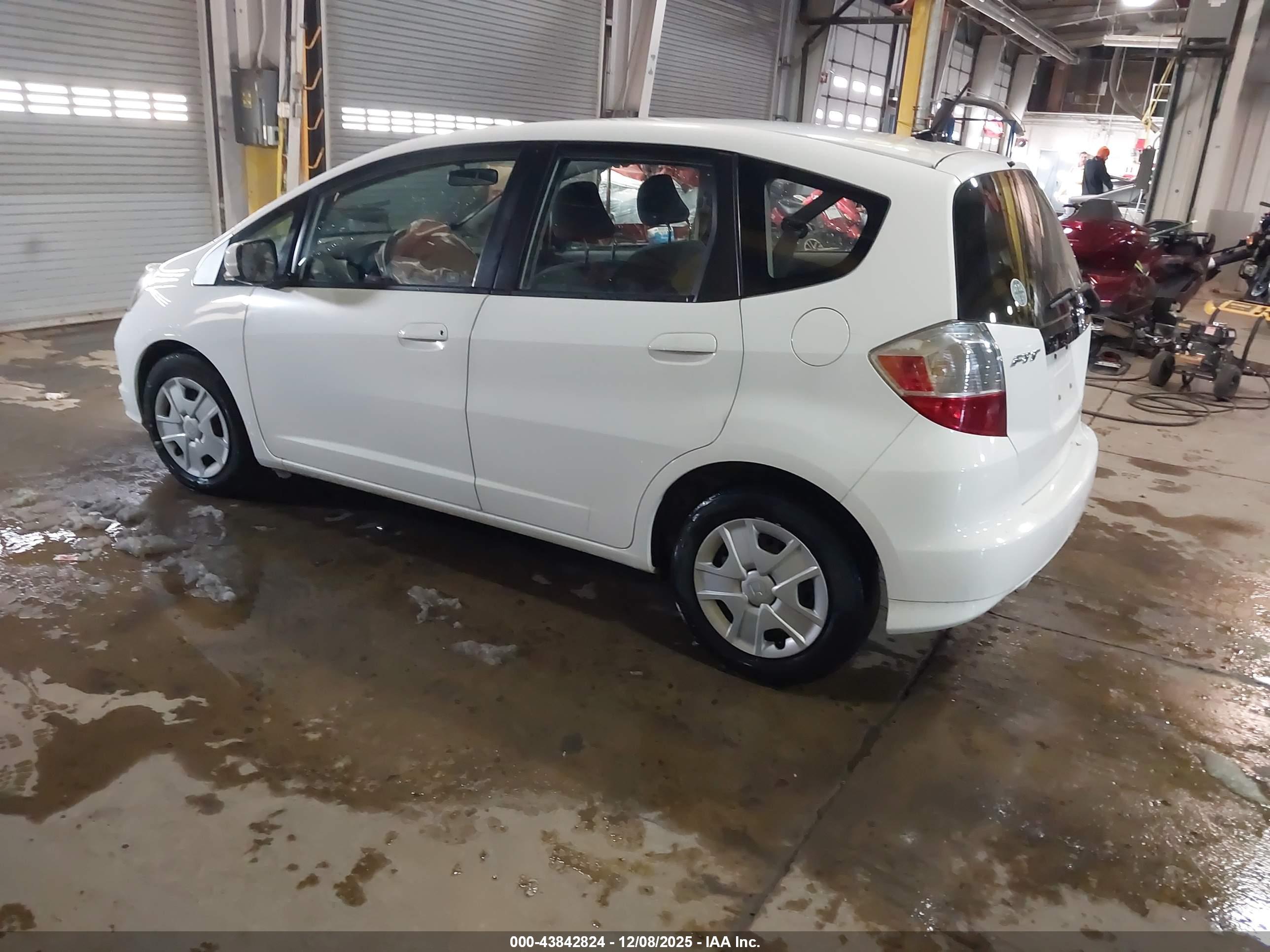 HONDA FIT image 3