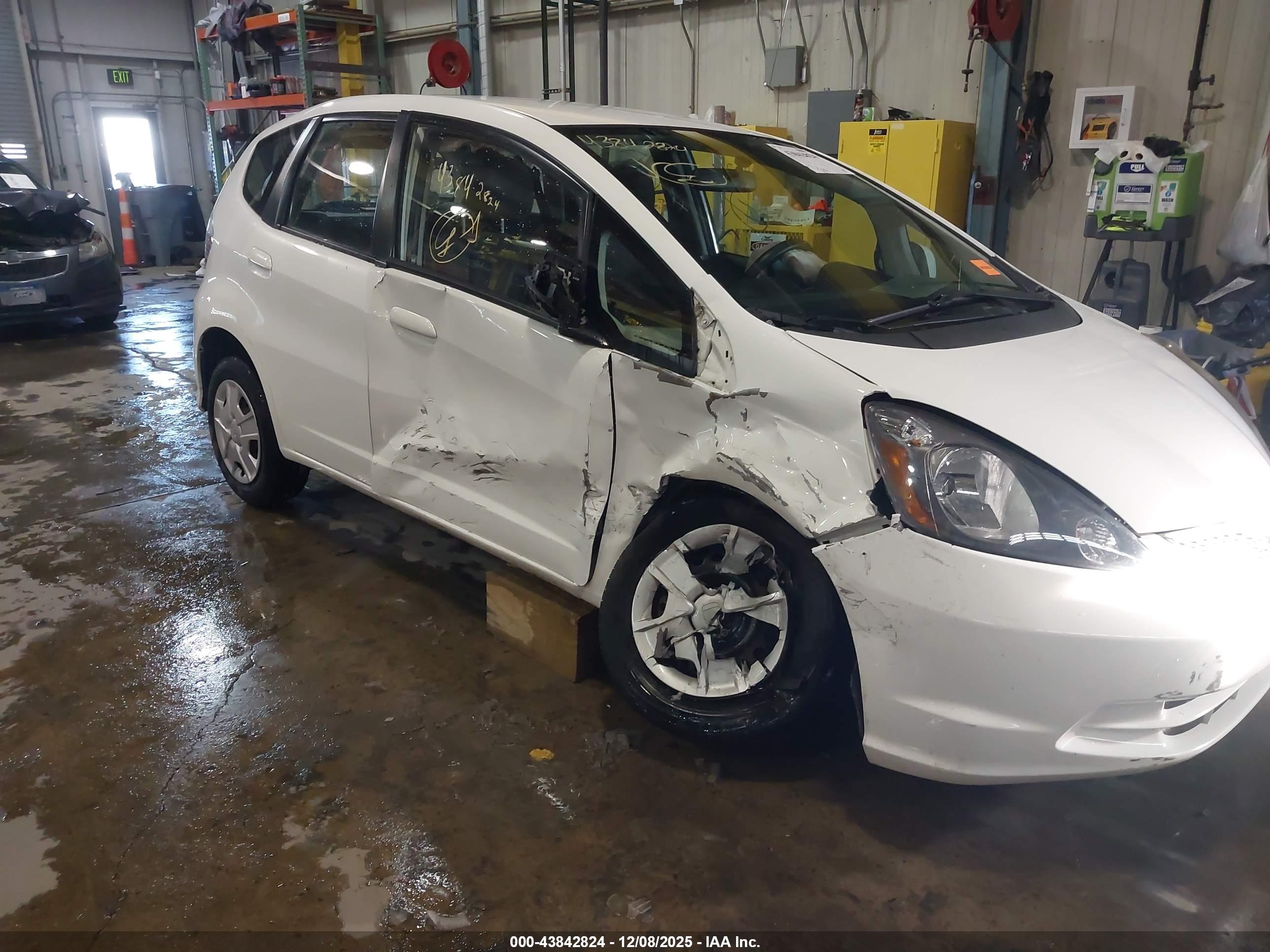 HONDA FIT image 6
