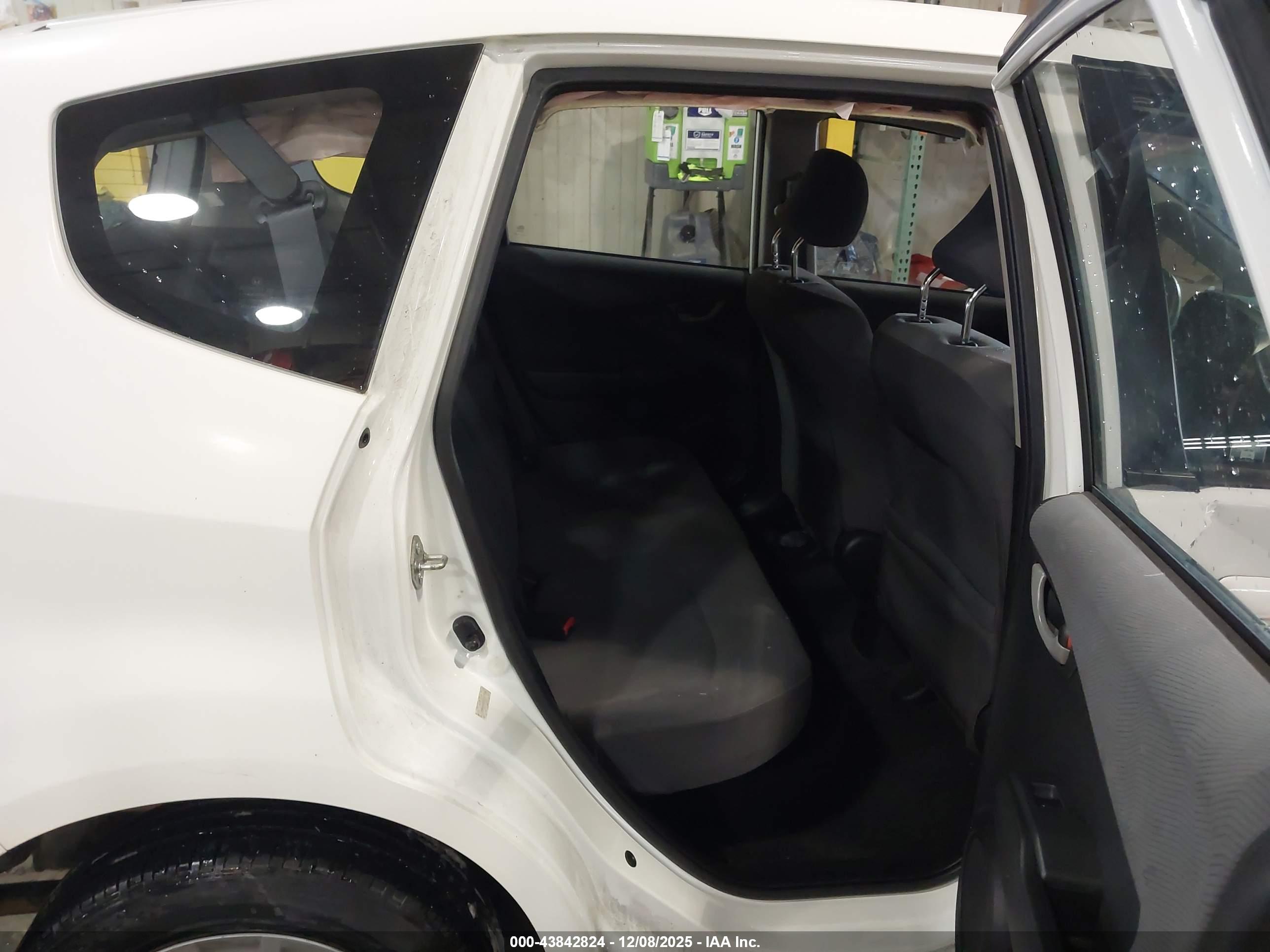 HONDA FIT image 8