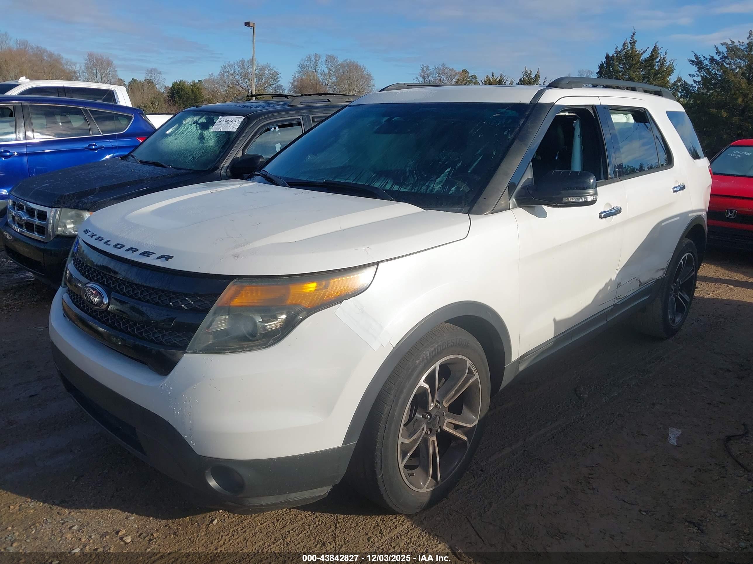 FORD EXPLORER image 2