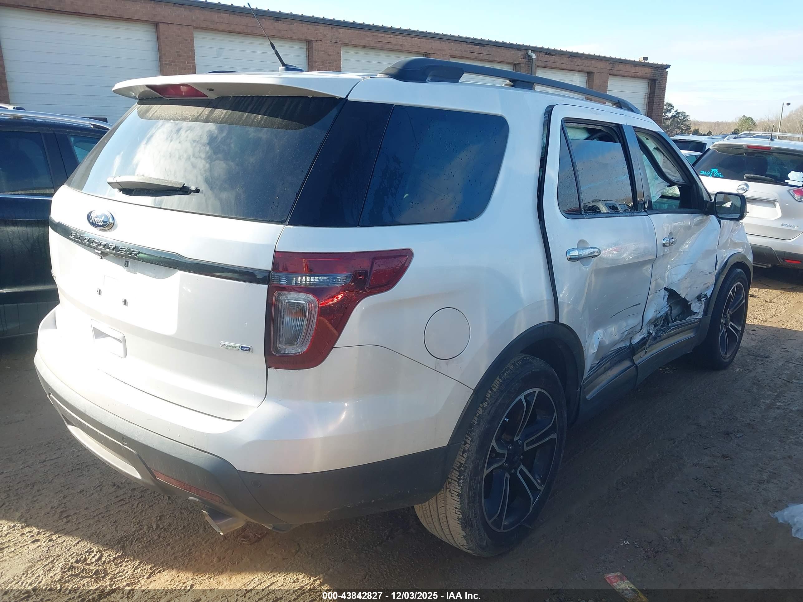 FORD EXPLORER image 4