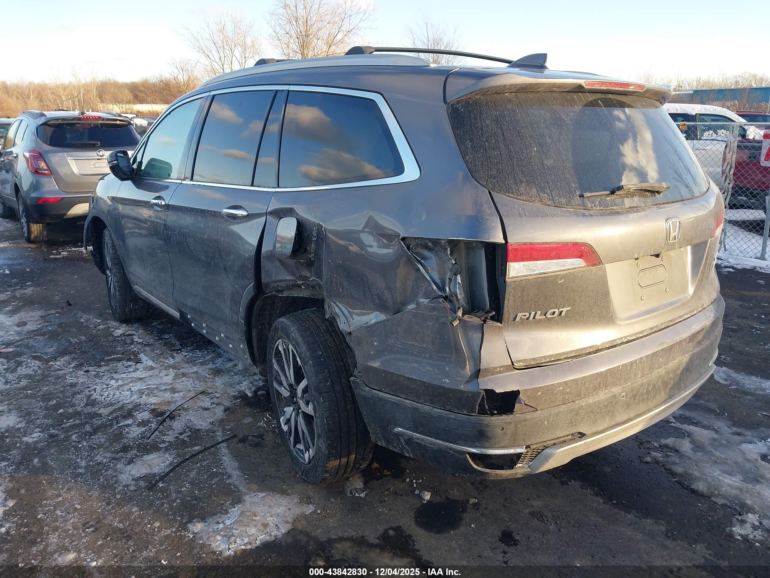 HONDA PILOT image 3