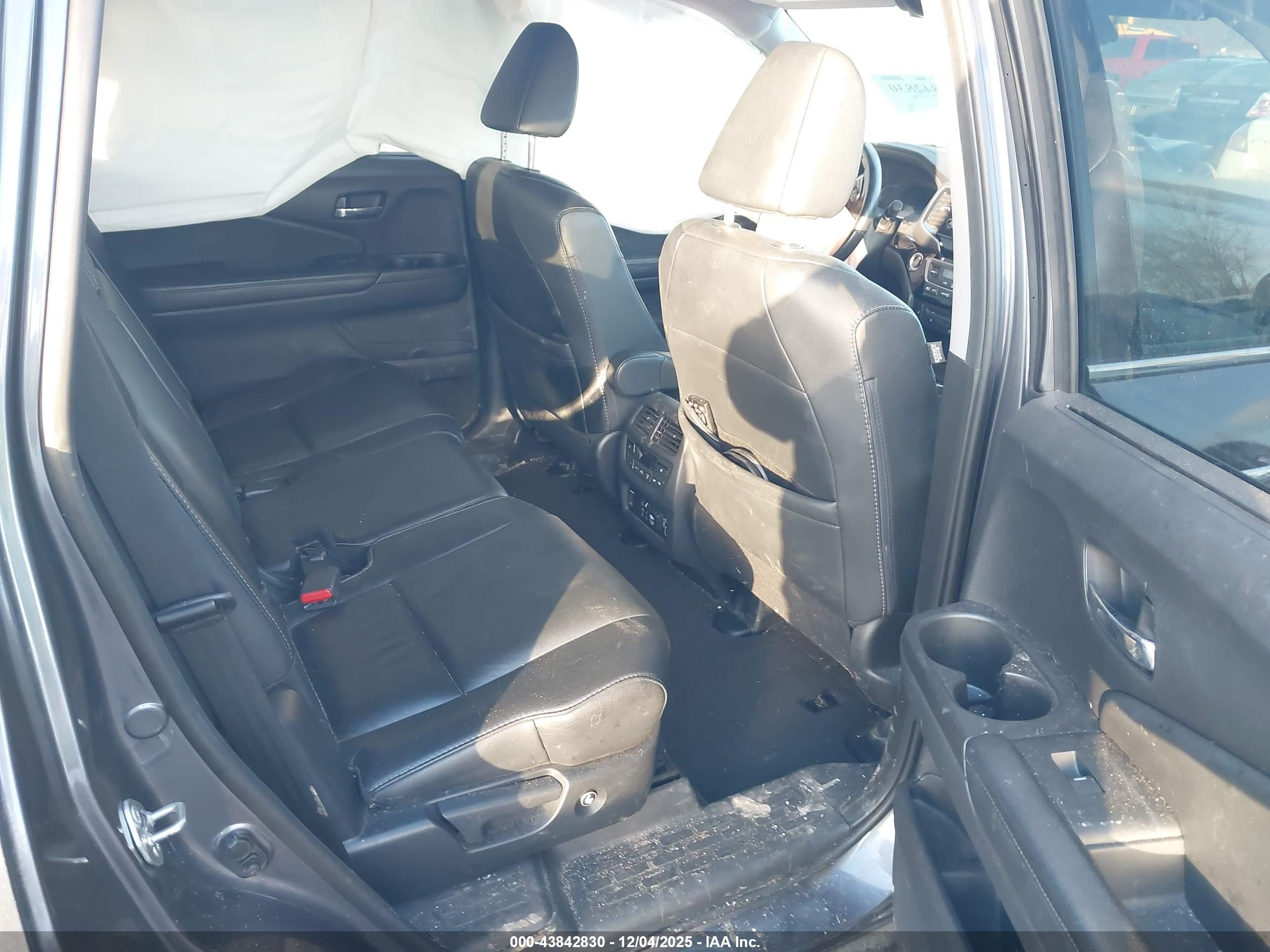 HONDA PILOT image 8