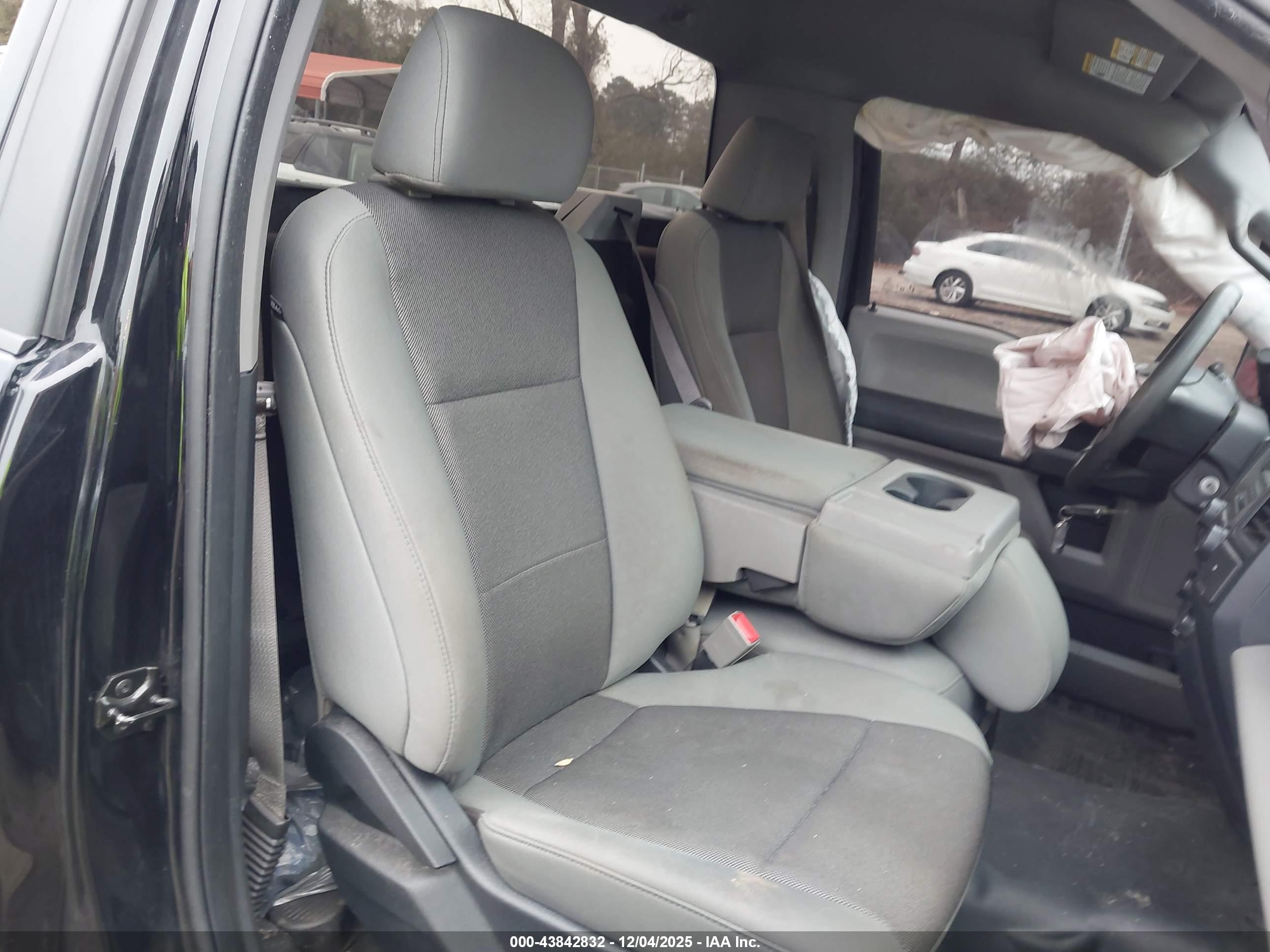 FORD F-150 image 8