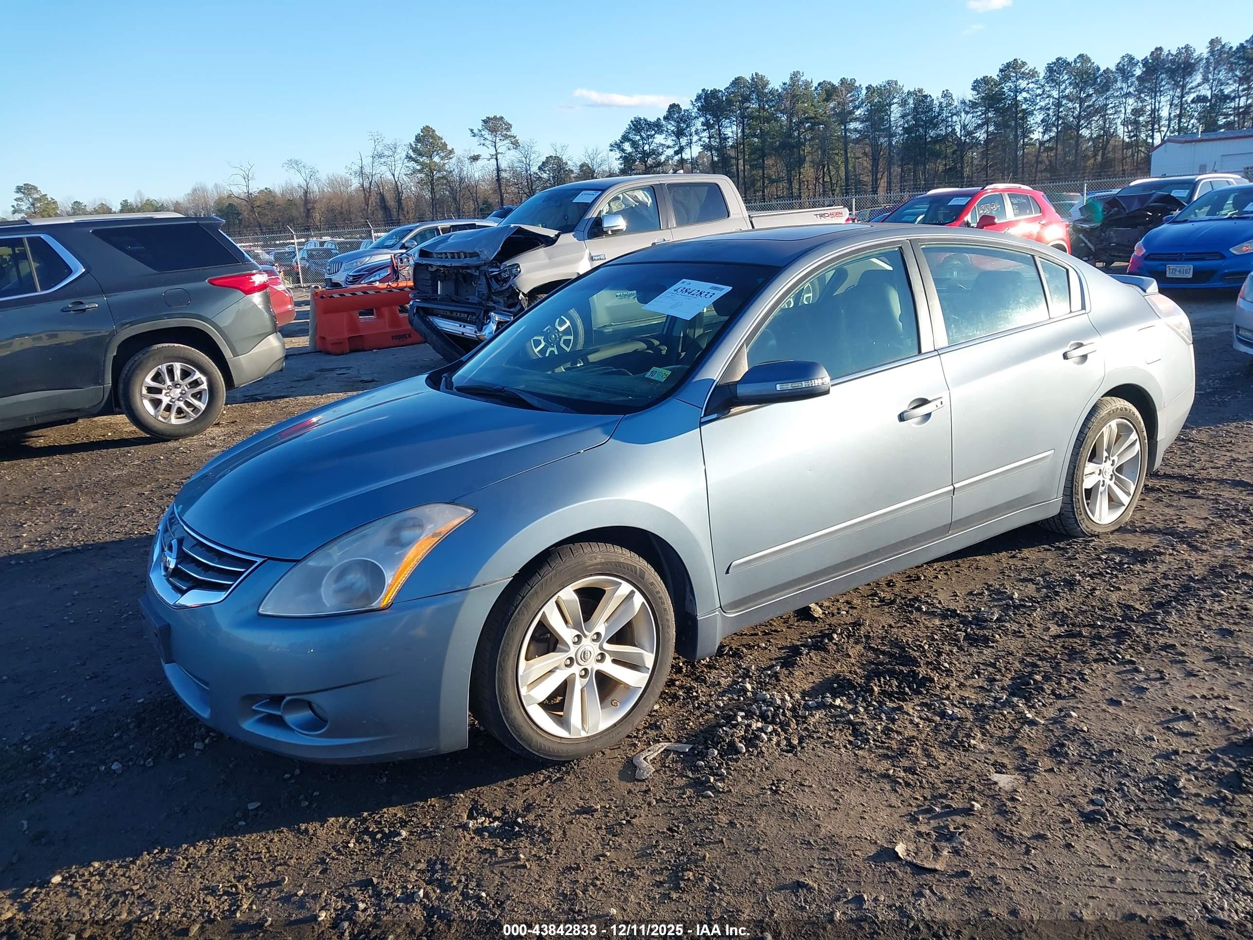 NISSAN ALTIMA image 2