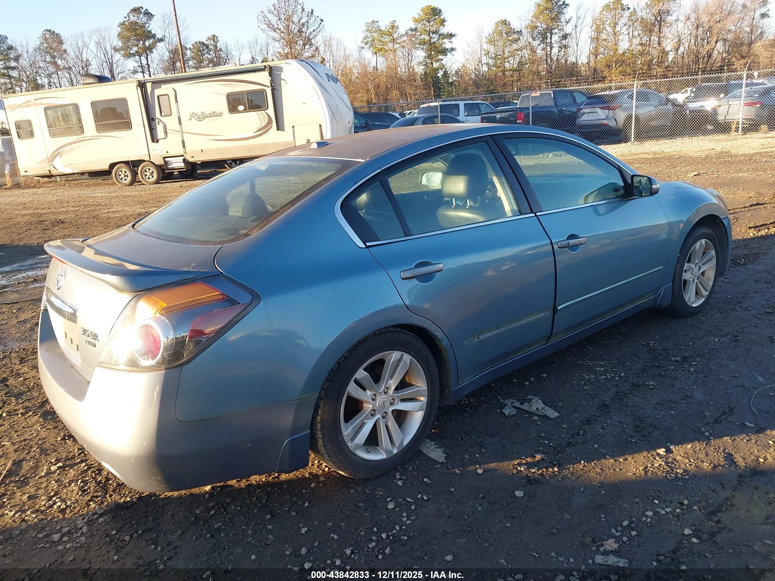 NISSAN ALTIMA image 4