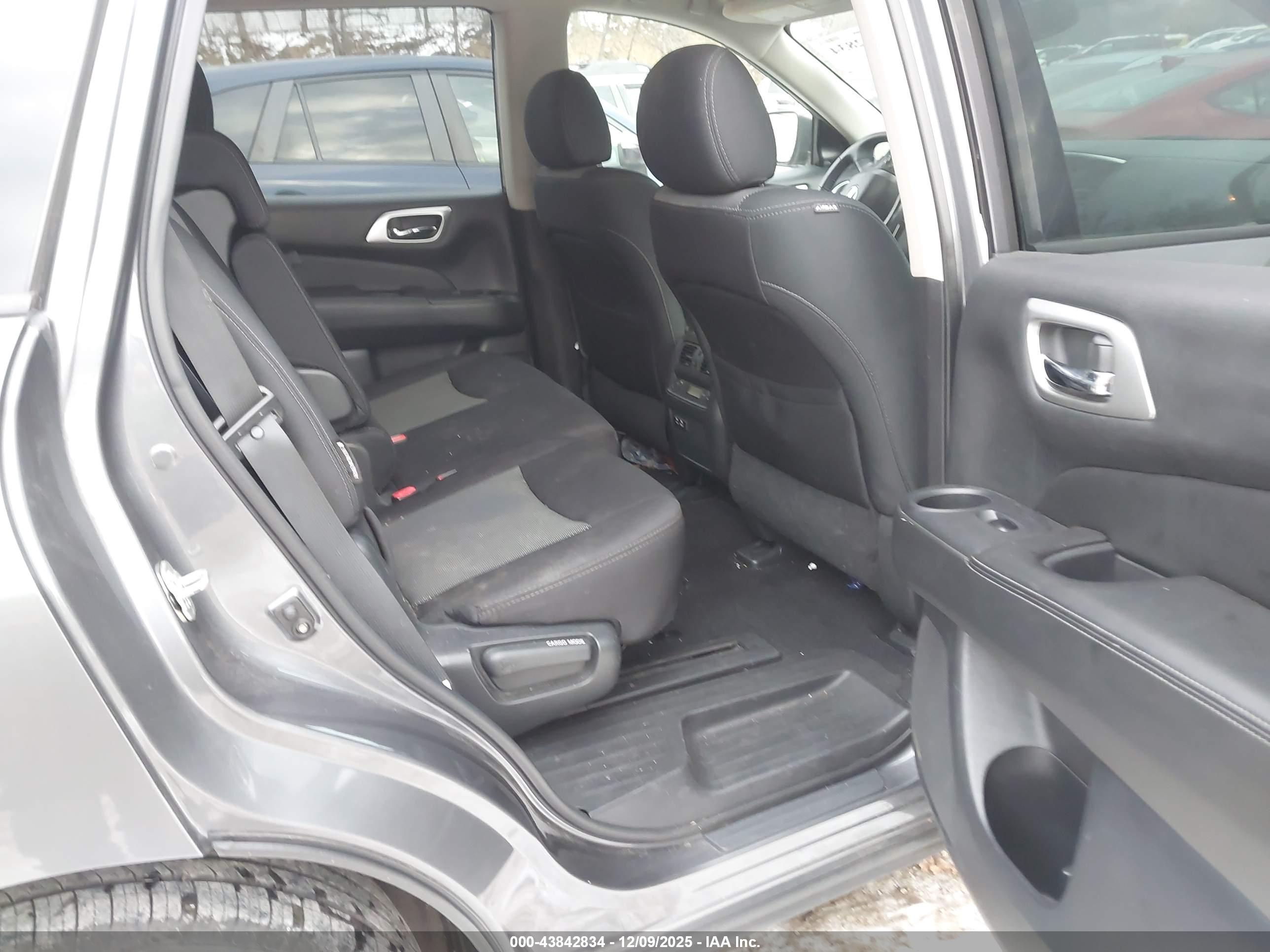NISSAN PATHFINDER image 8