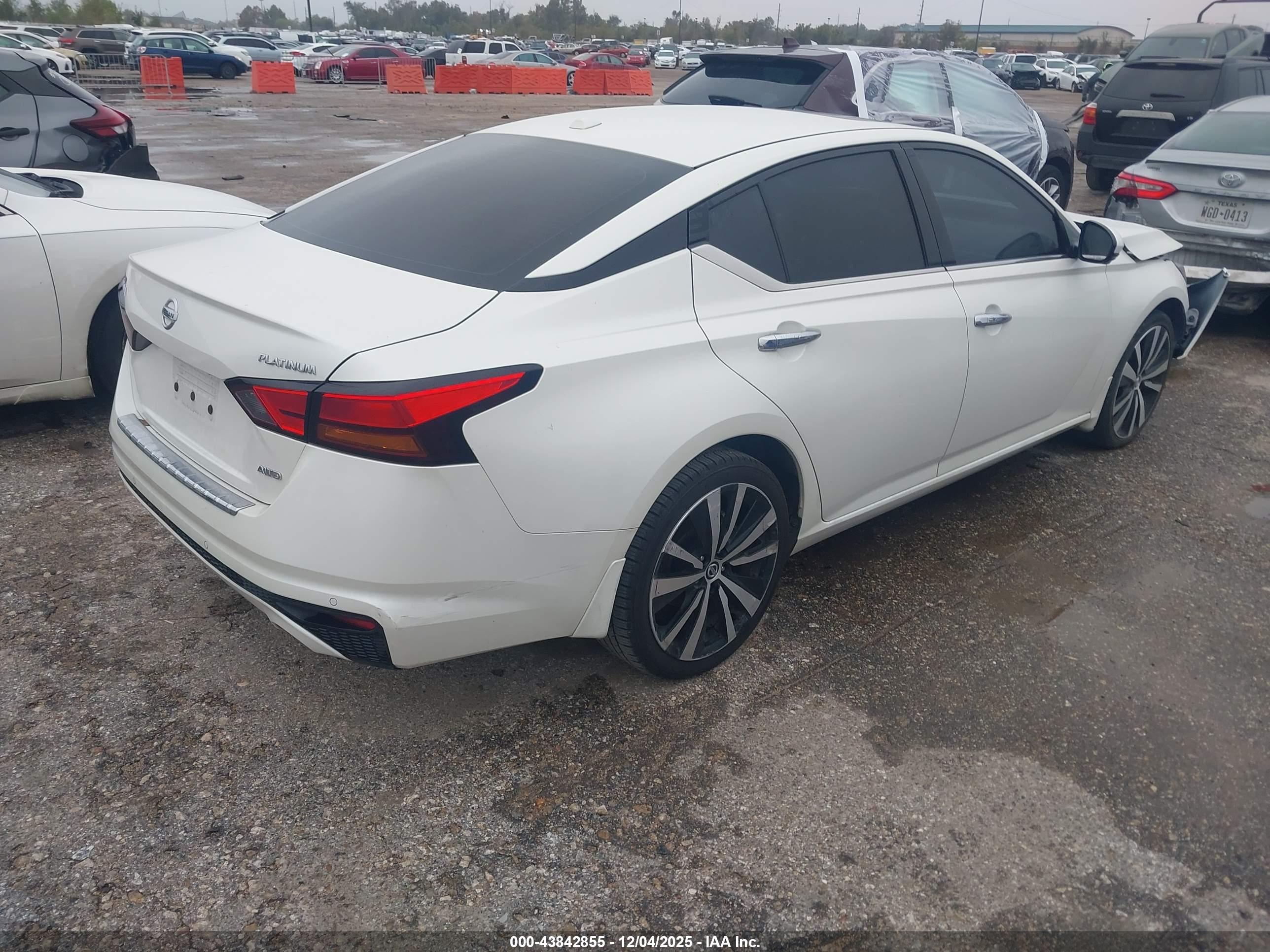 NISSAN ALTIMA image 4