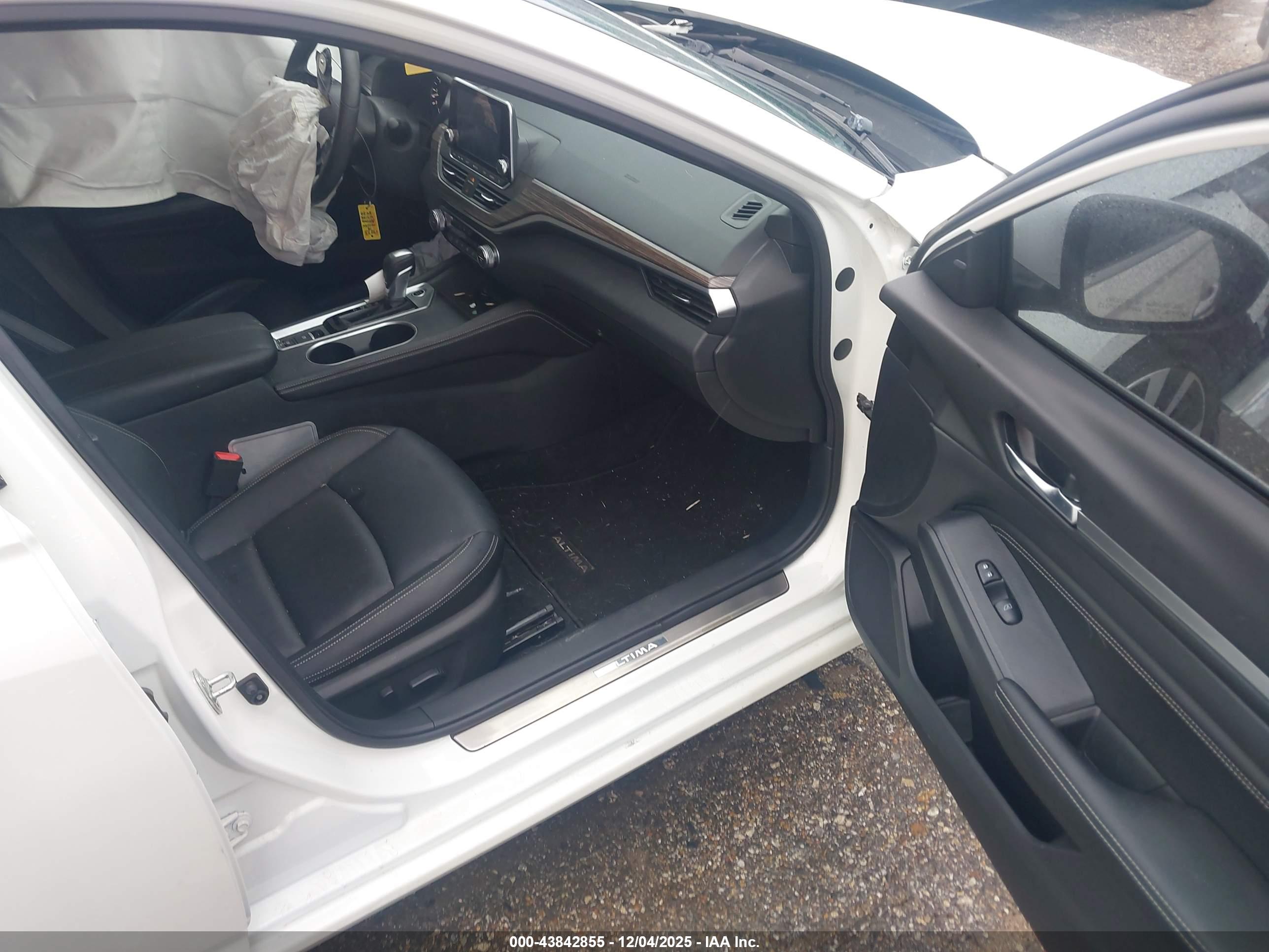 NISSAN ALTIMA image 5