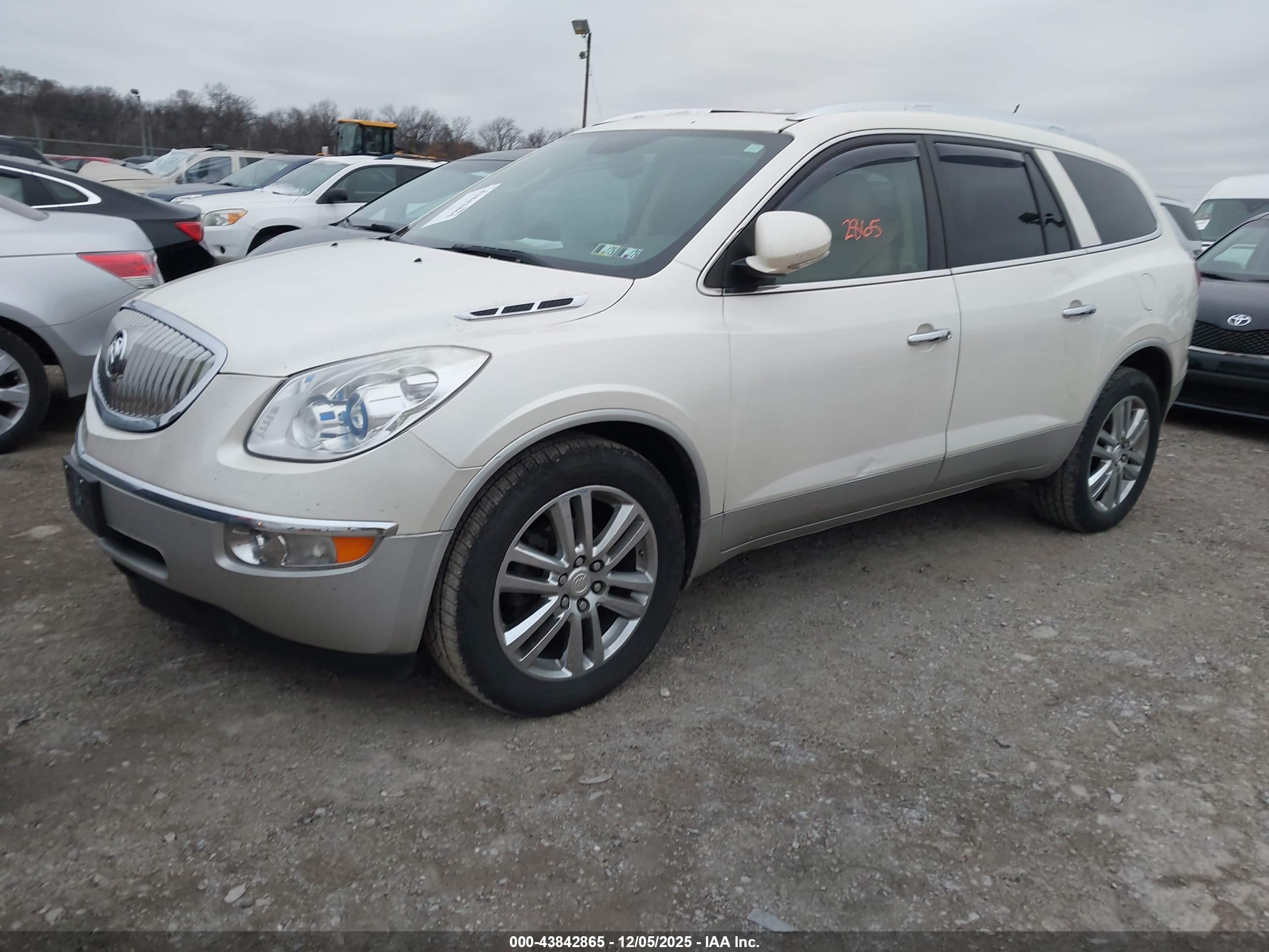 BUICK ENCLAVE image 2