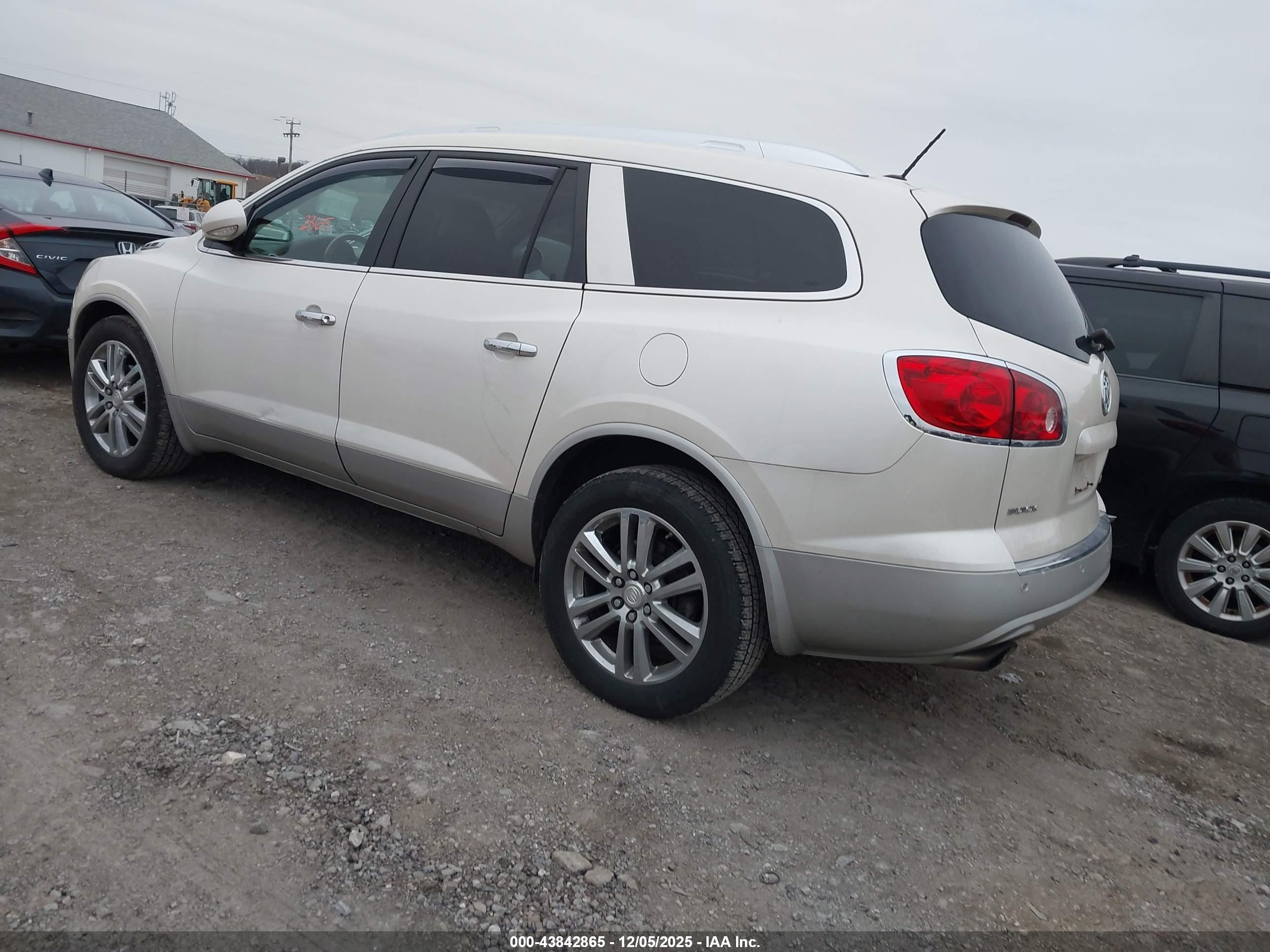 BUICK ENCLAVE image 3
