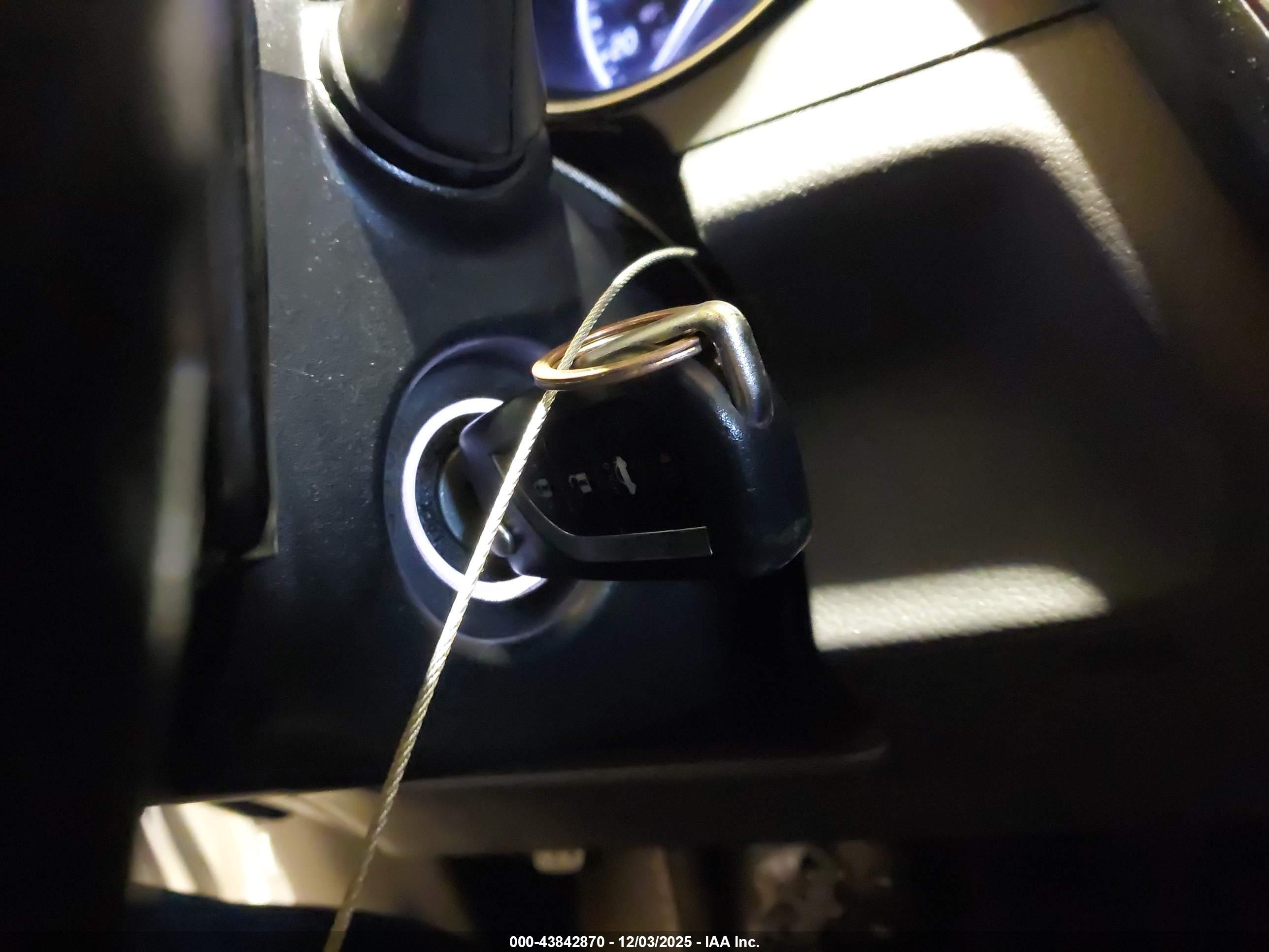 TOYOTA CAMRY image 11