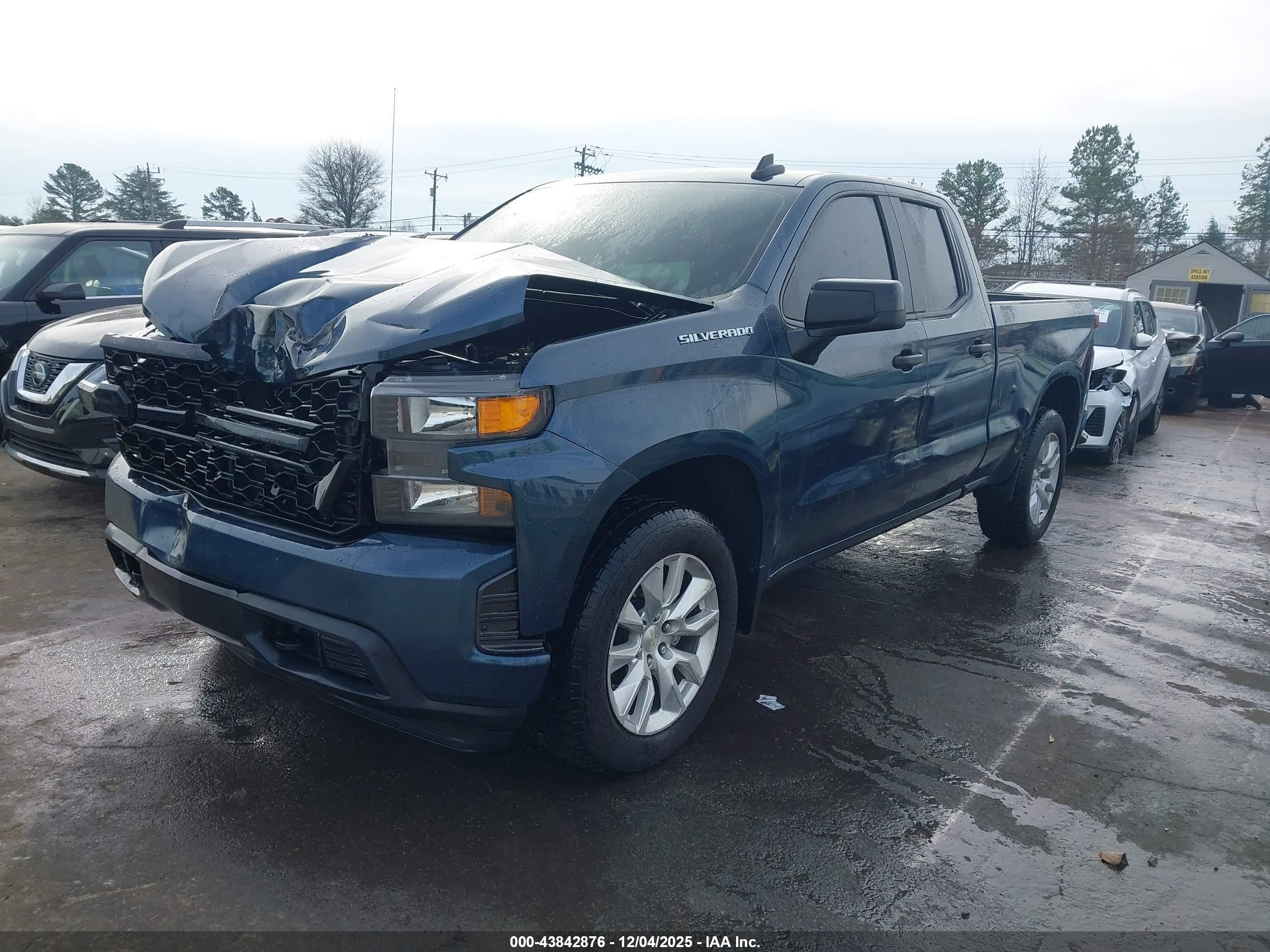 CHEVROLET SILVERADO image 2