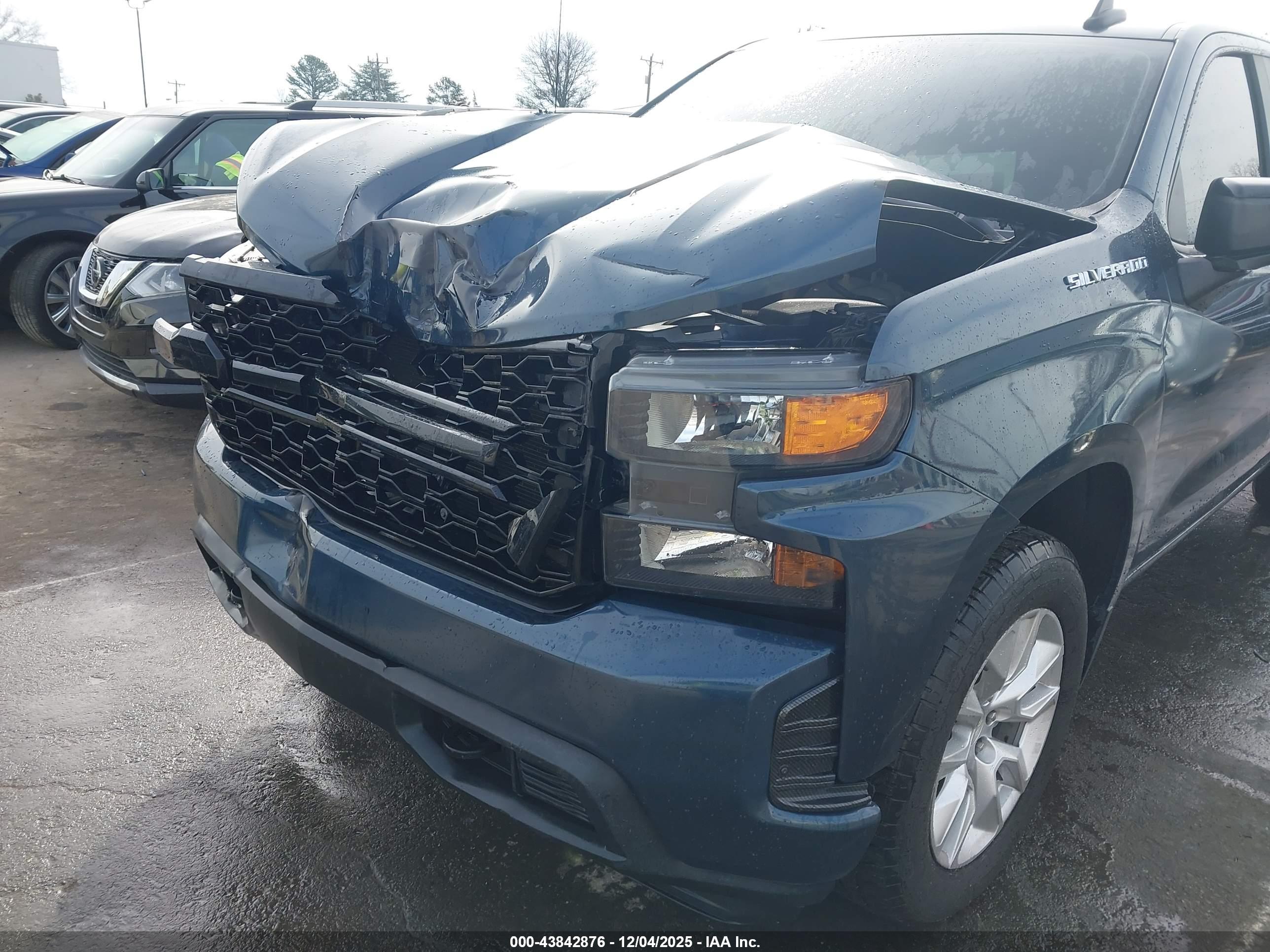CHEVROLET SILVERADO image 6