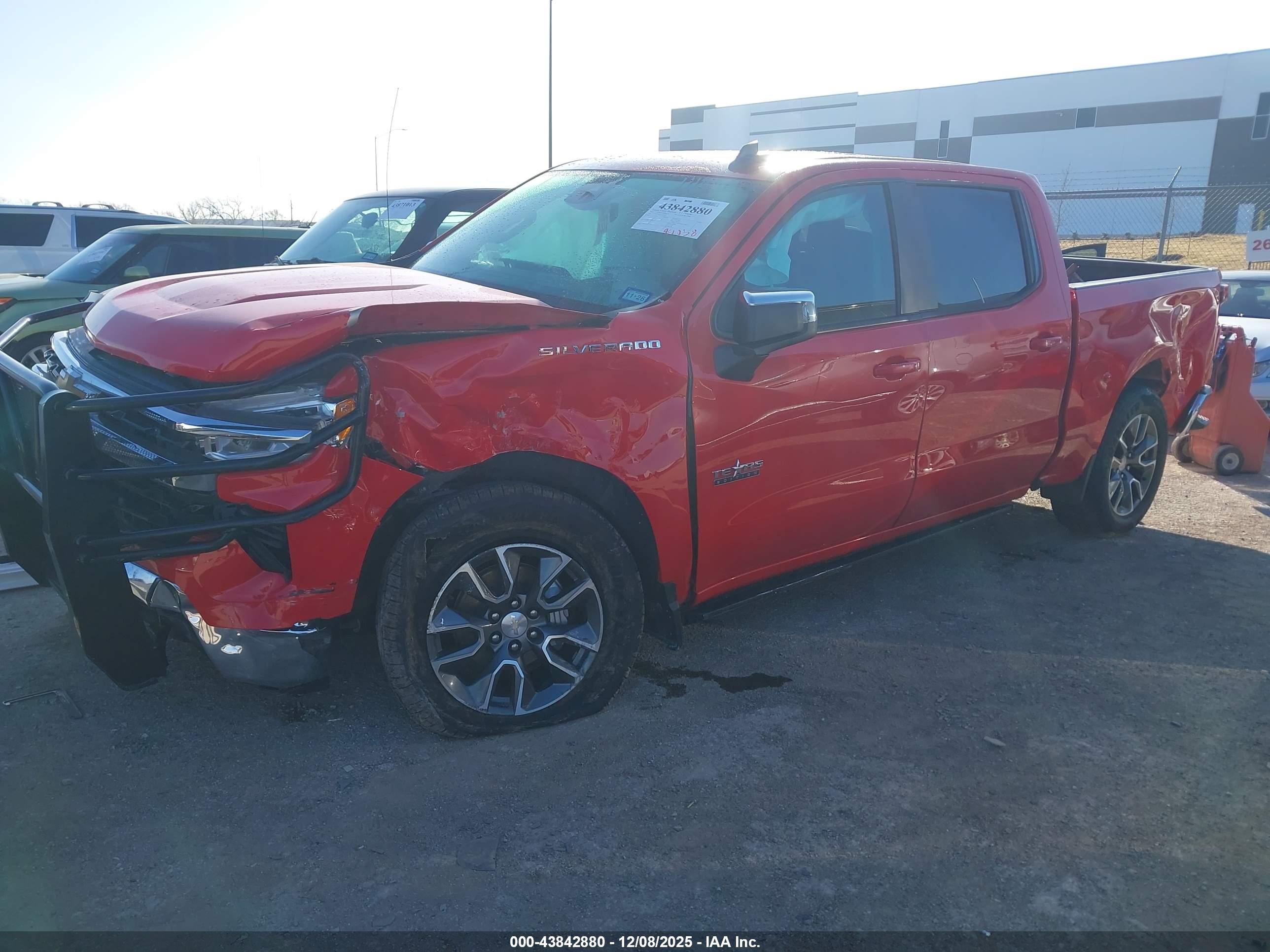 CHEVROLET SILVERADO image 2