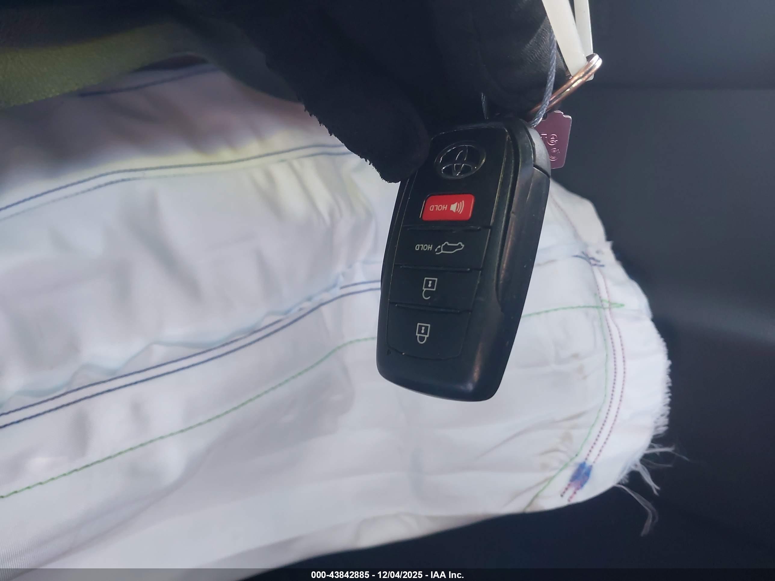 TOYOTA GRAND image 11