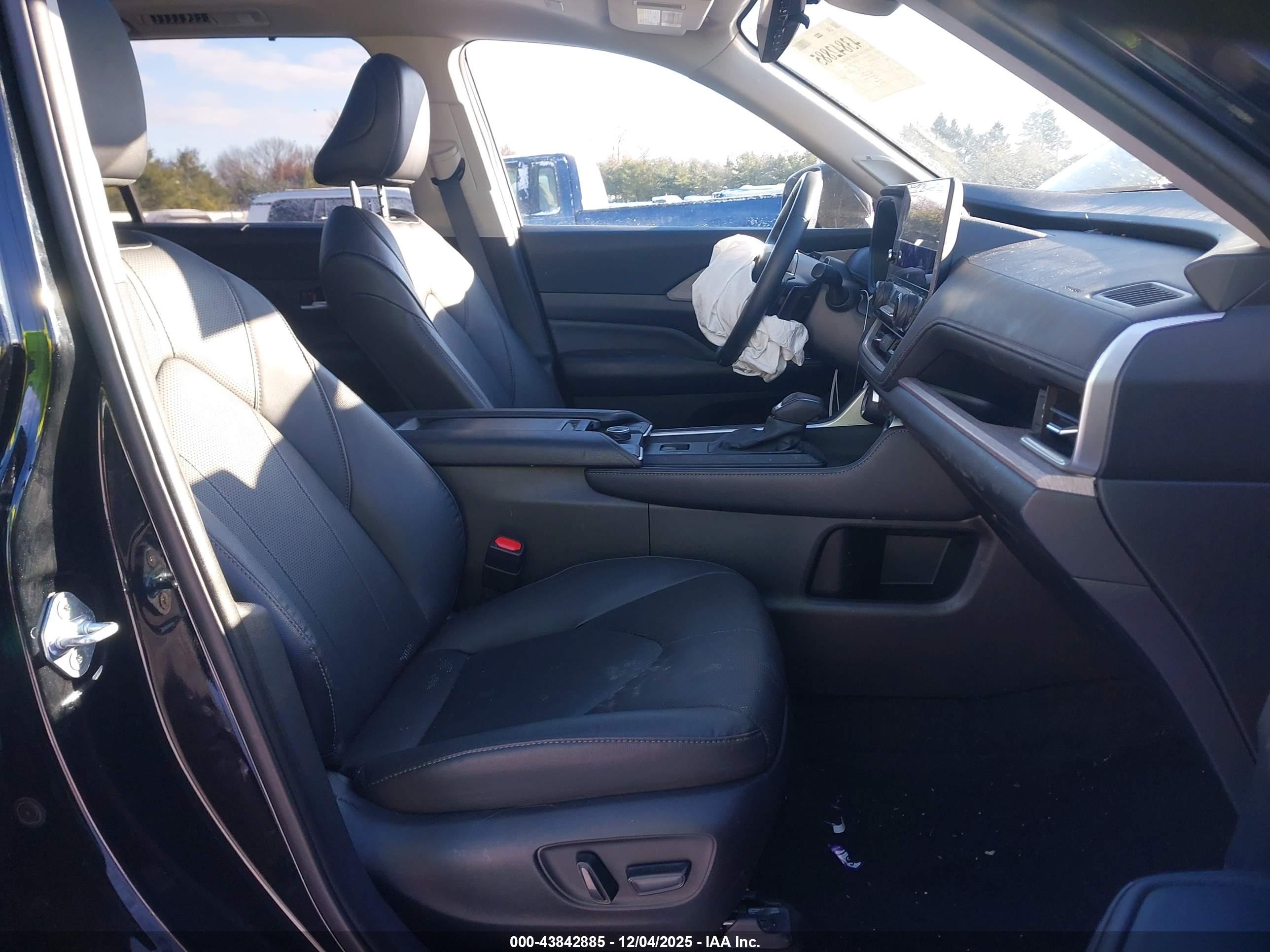 TOYOTA GRAND image 5
