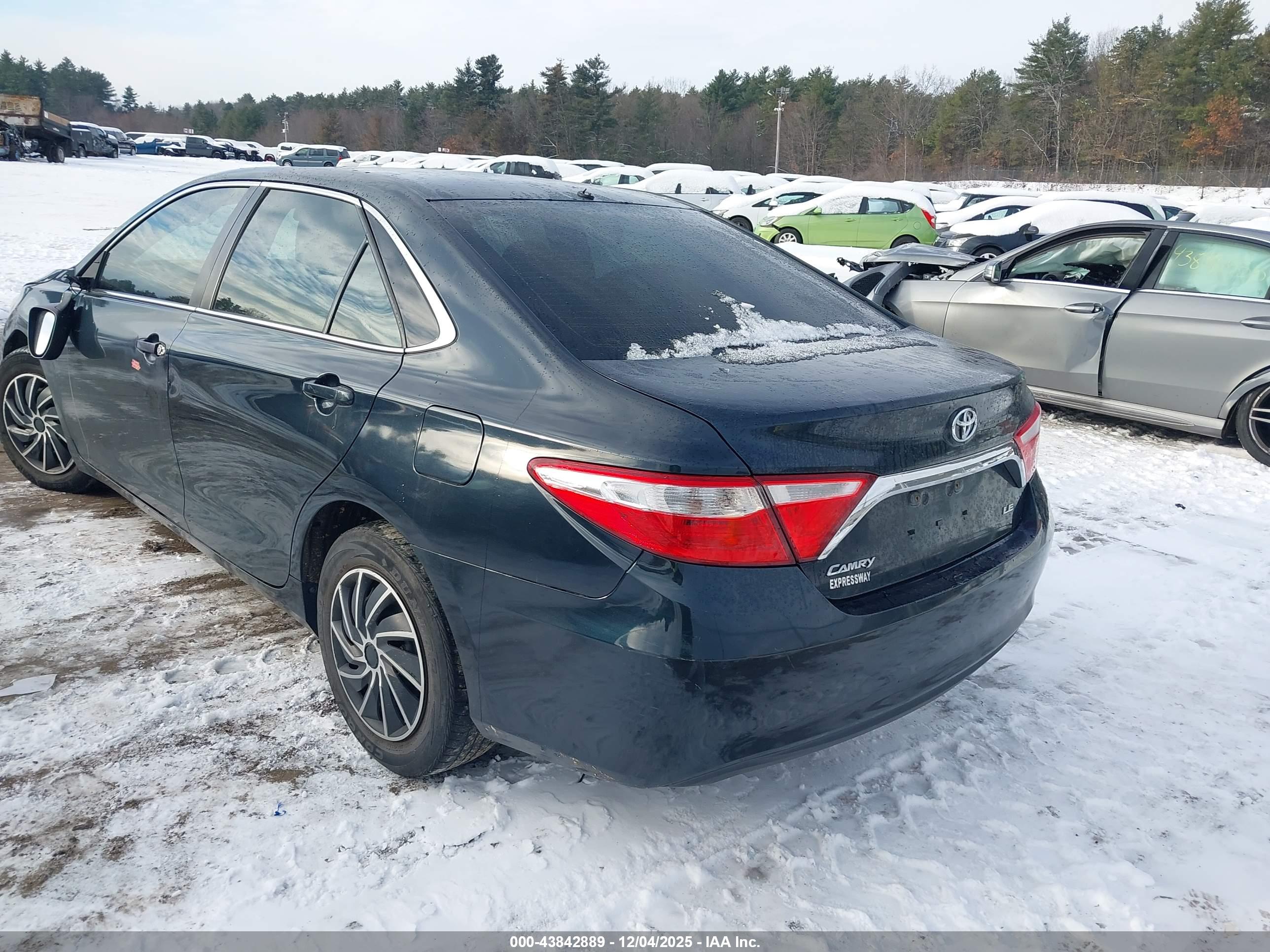 TOYOTA CAMRY image 3