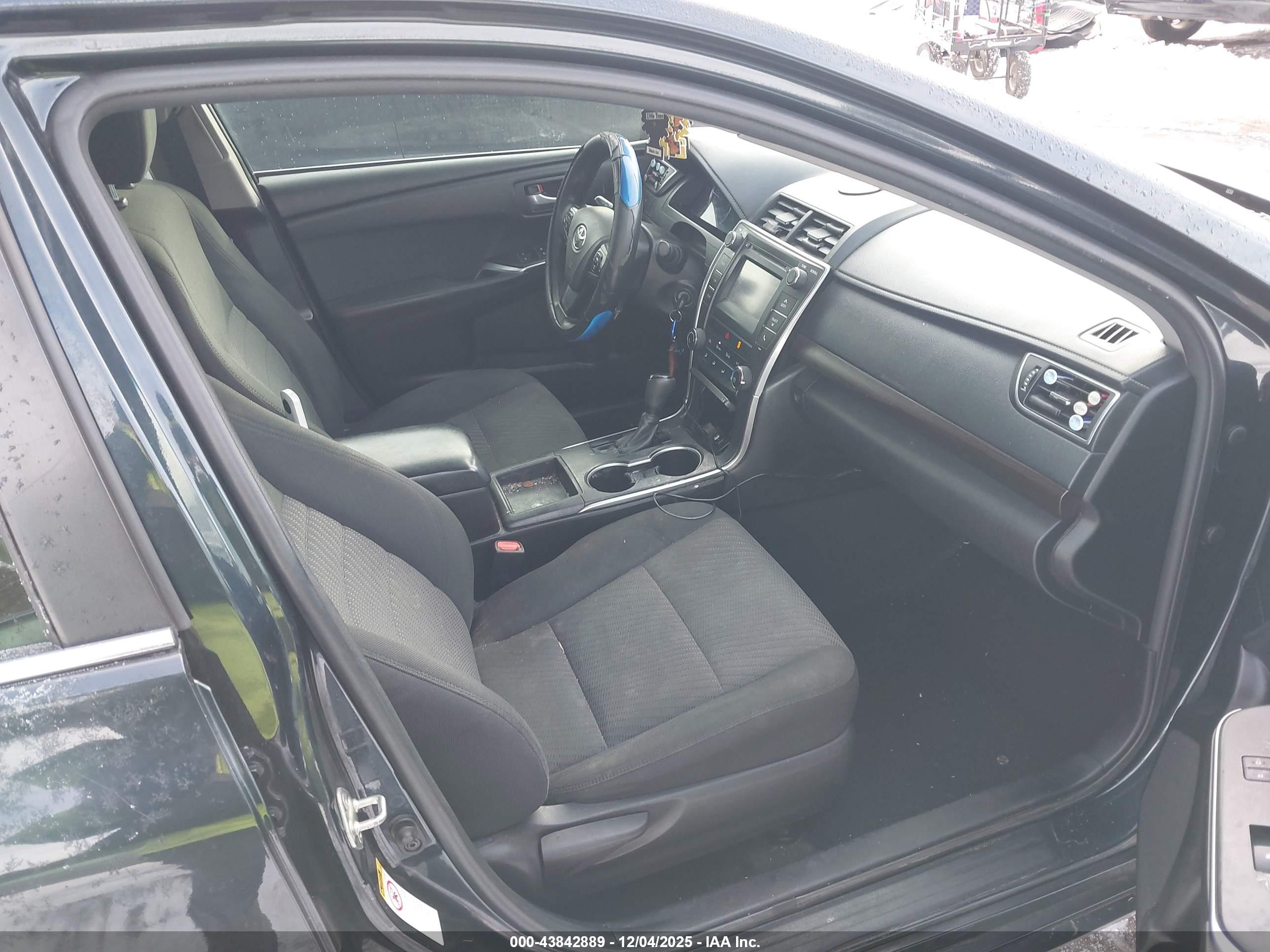 TOYOTA CAMRY image 5
